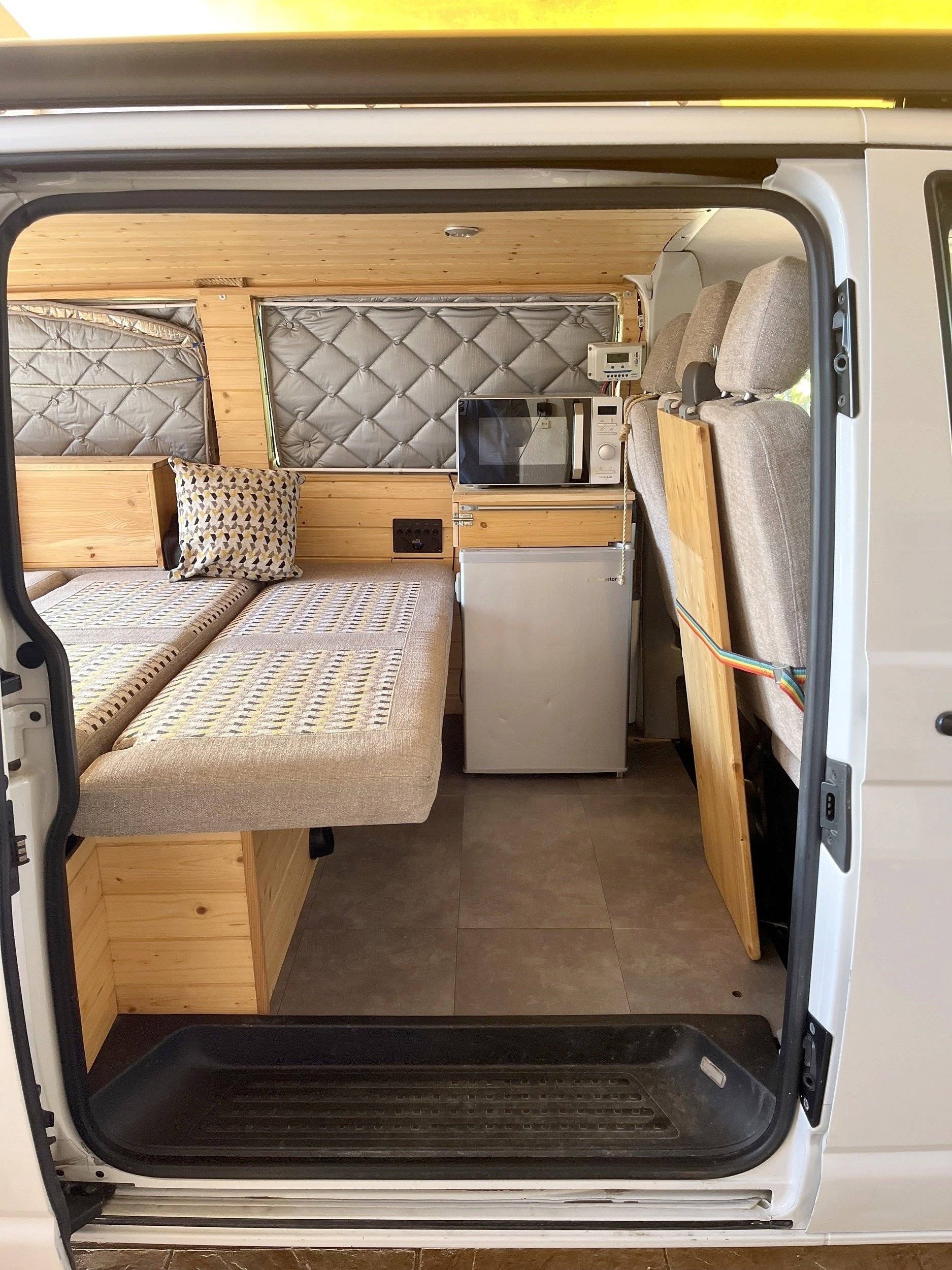 Schlafplätze Volkswagen Volkswagen Transporter - Yescapa