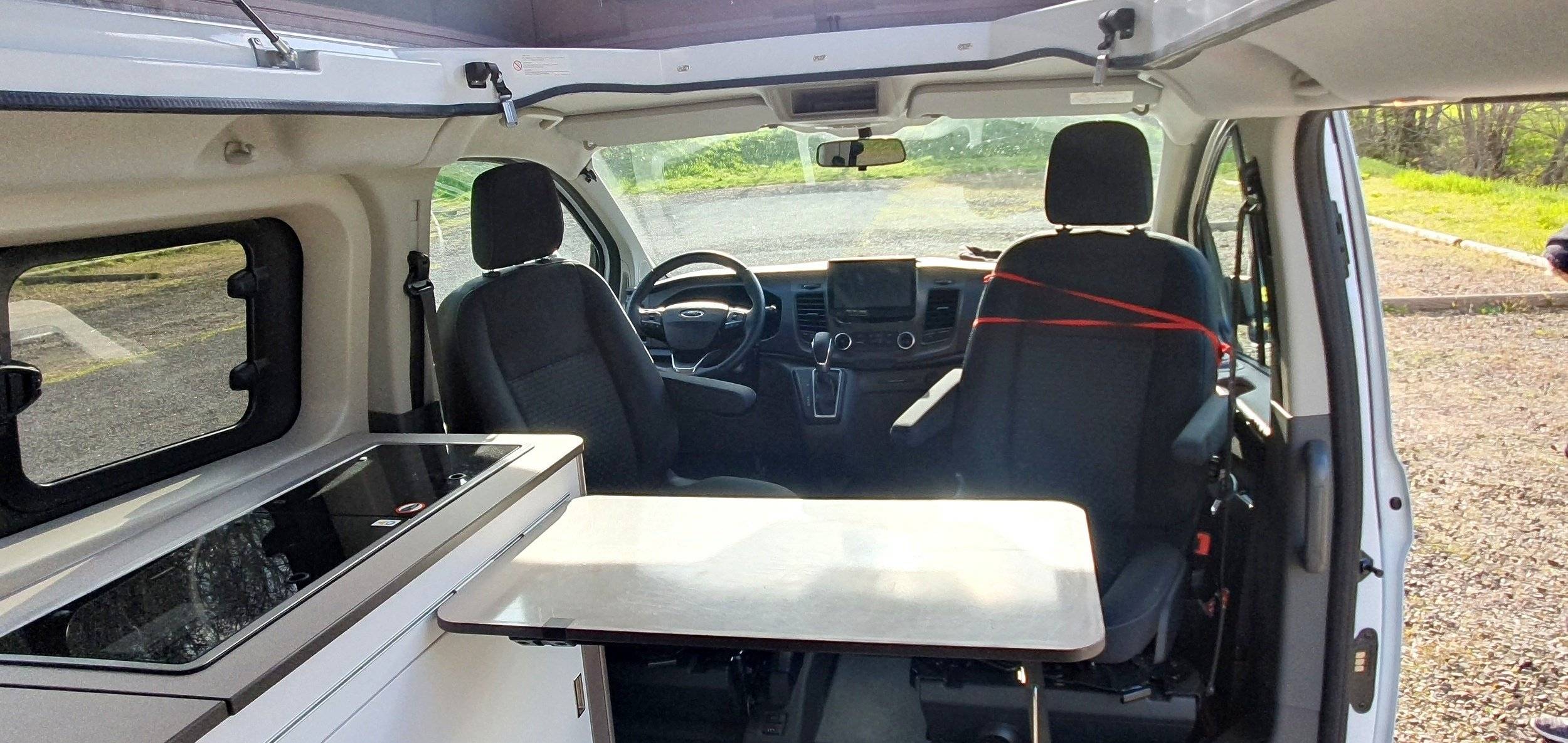 Dinette Ford Ford Copa - Yescapa