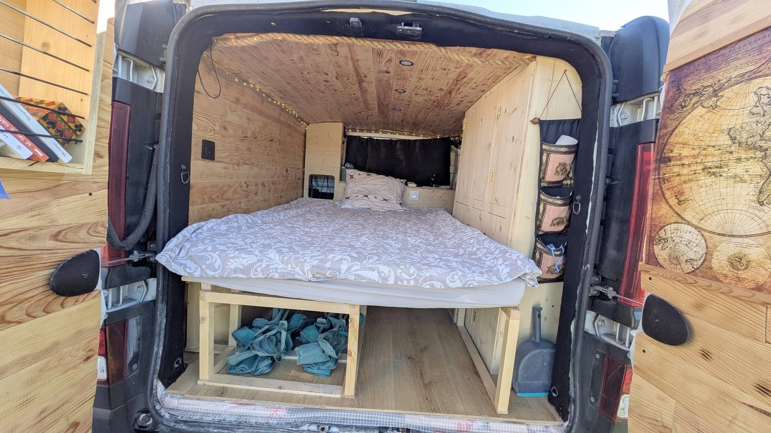 Berth Renault Trafic - Yescapa