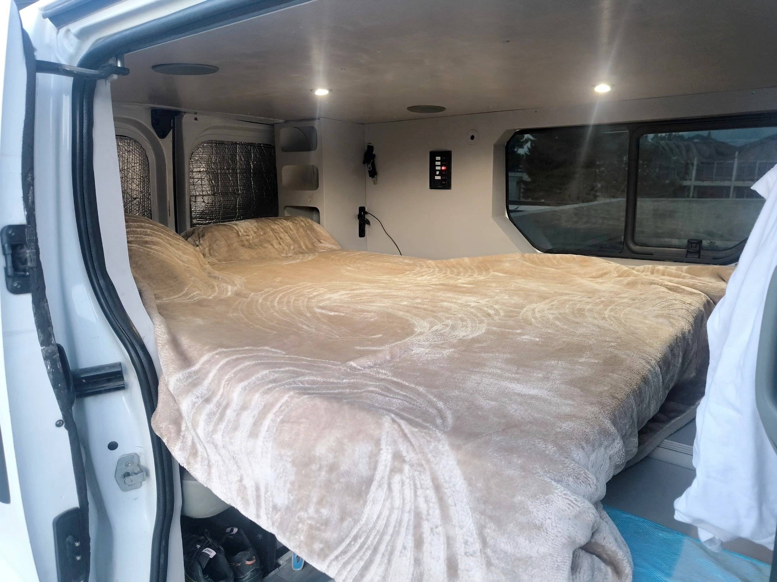 Berth Nissan primastar - Yescapa