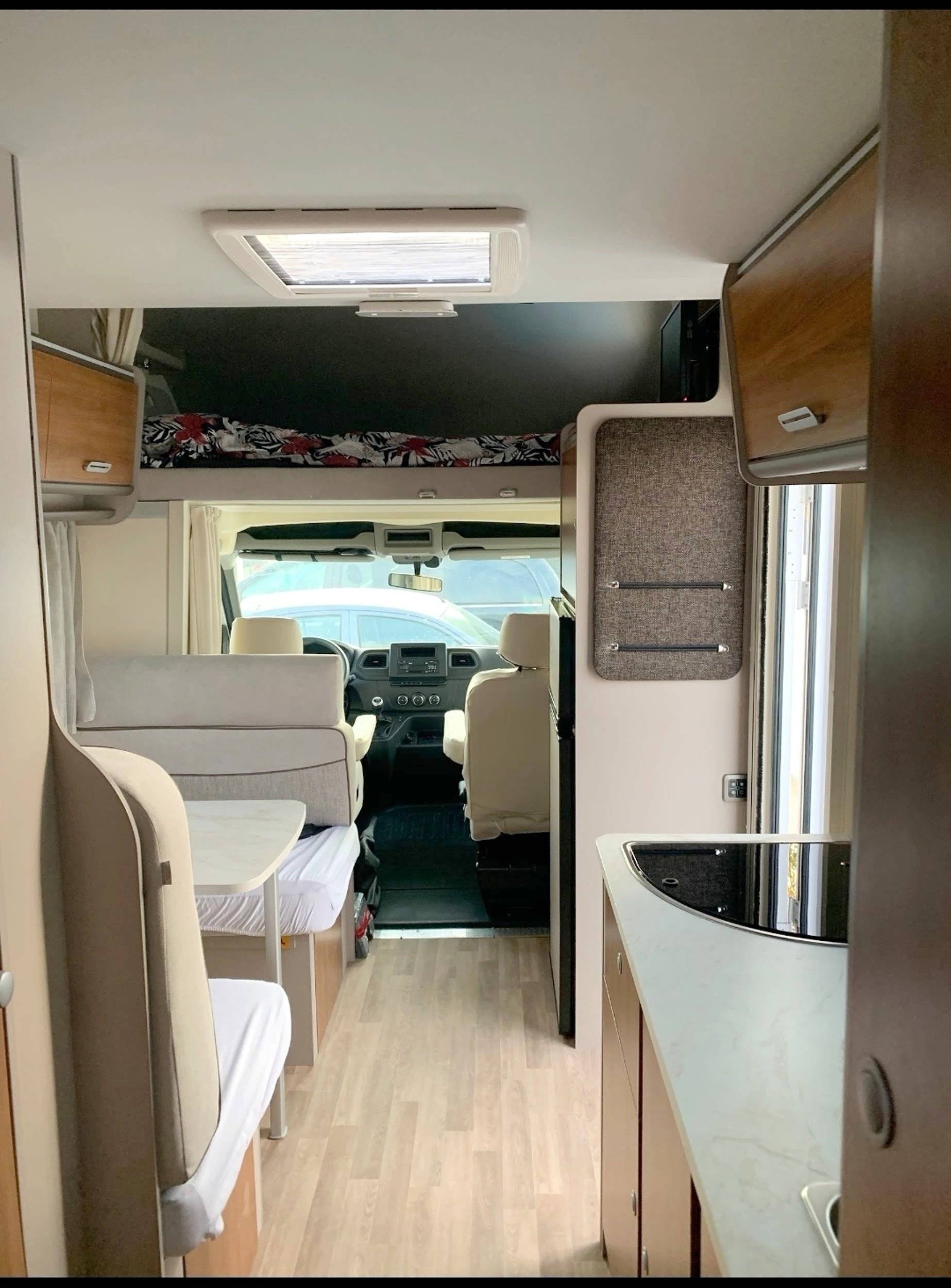 Schlafplätze Renault - Yescapa