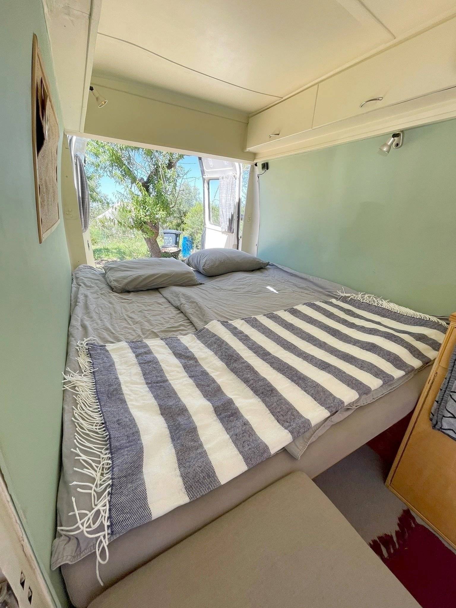 Simone Mercedes 210D 