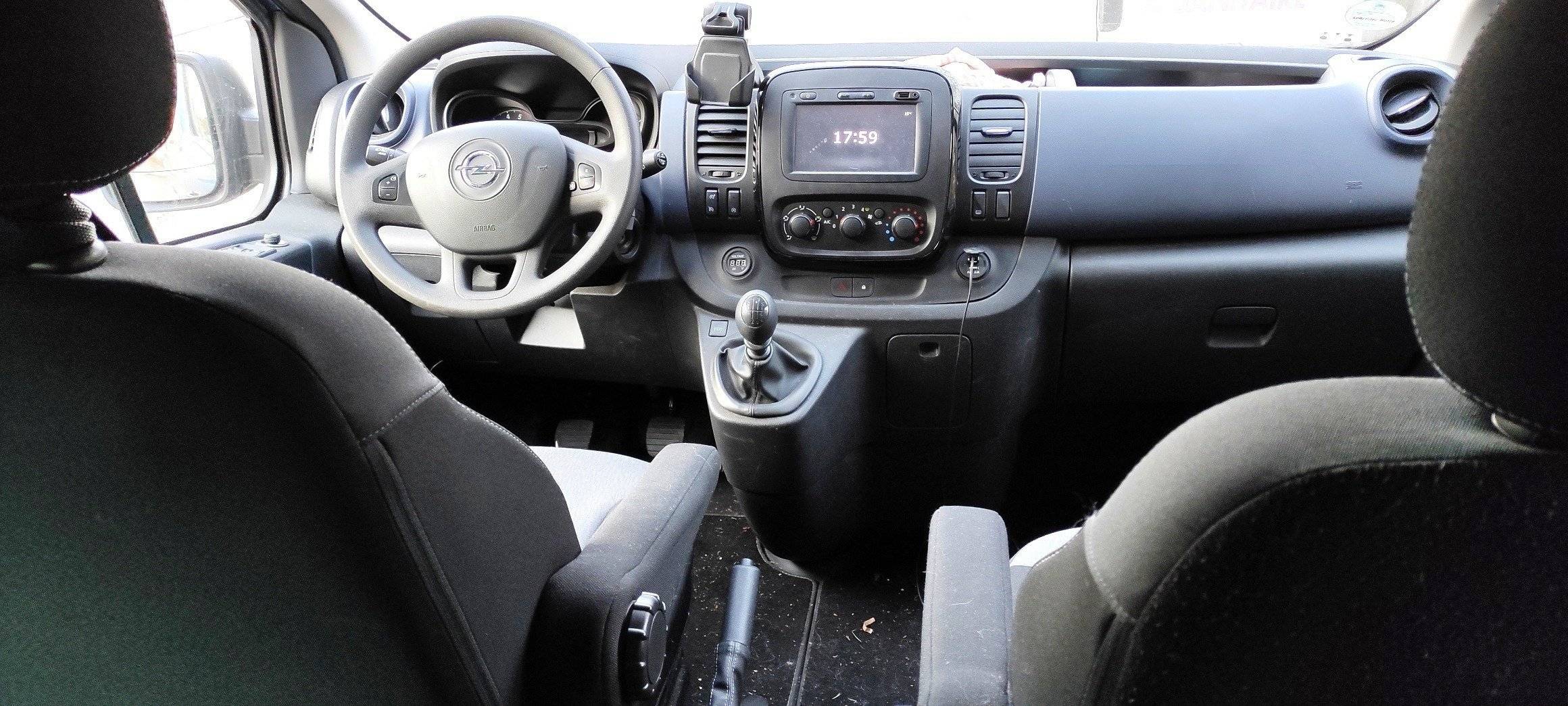 Poste de conduite Opel Vivaro H1L2 1,6 l 120 ch - Yescapa