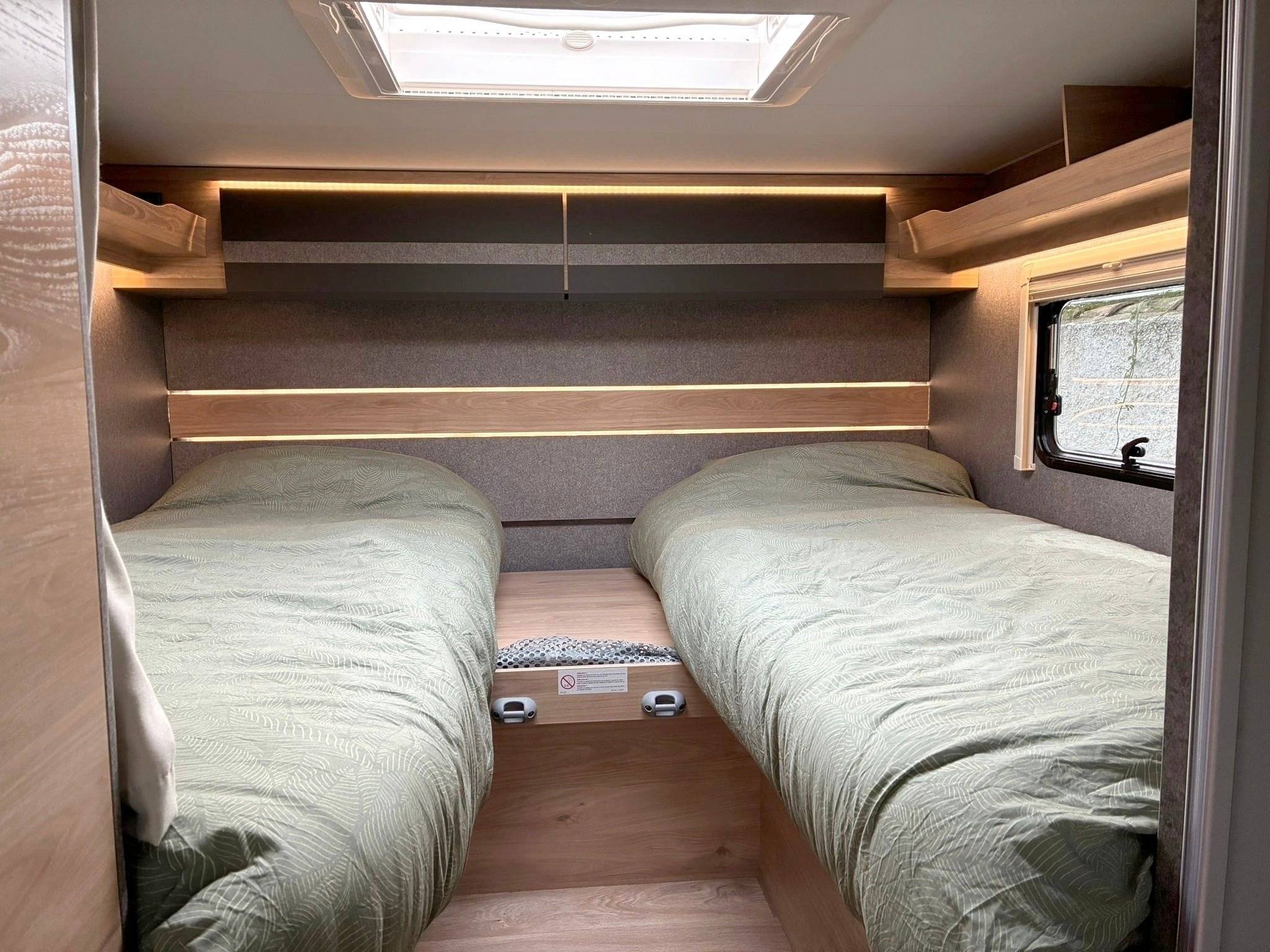 Berth Ford Ford Transit 165 CV - Yescapa