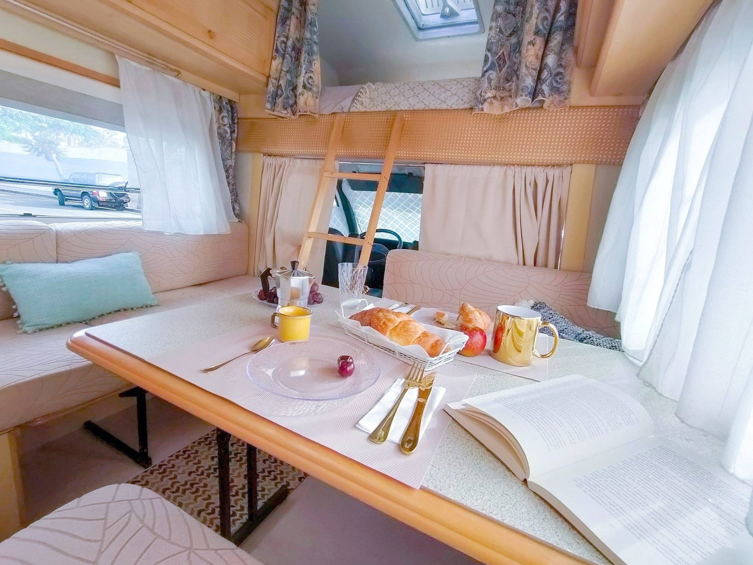 Comedor Fiat Ducato 2,5 TD - Yescapa