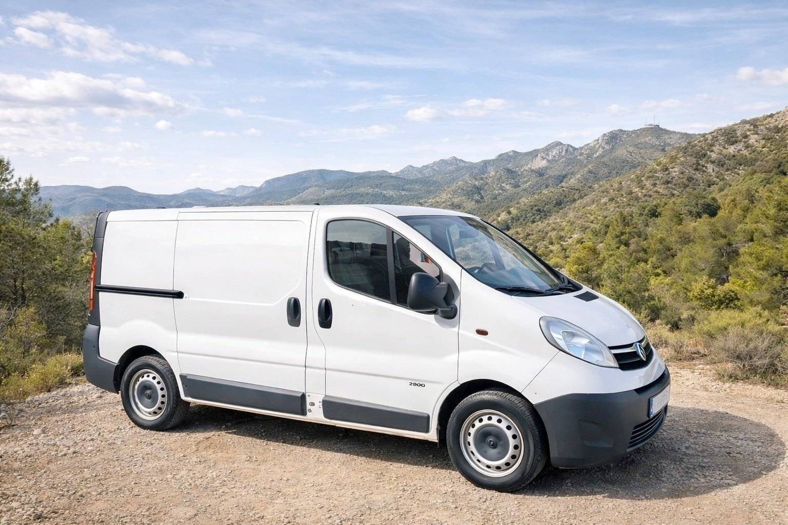 Vue avant de 3/4 Iveco - Yescapa