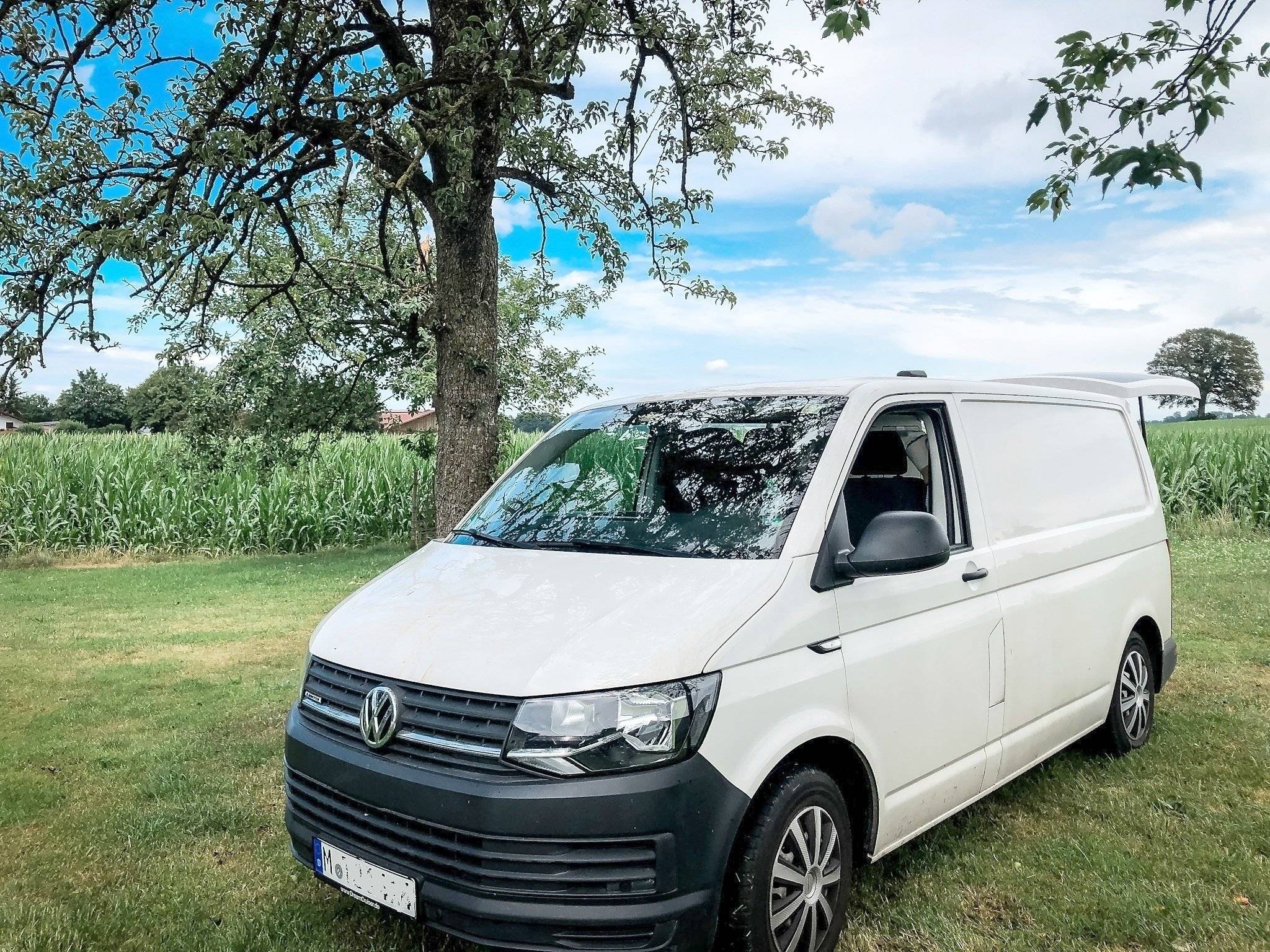 schräge Vorderansicht Volkswagen Volkswagen T6 - Yescapa