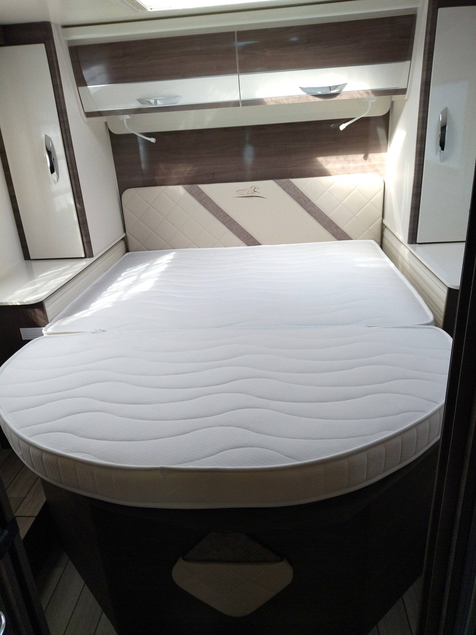 Plazas en cama Renault Master 2,3 l 165 ch - Yescapa