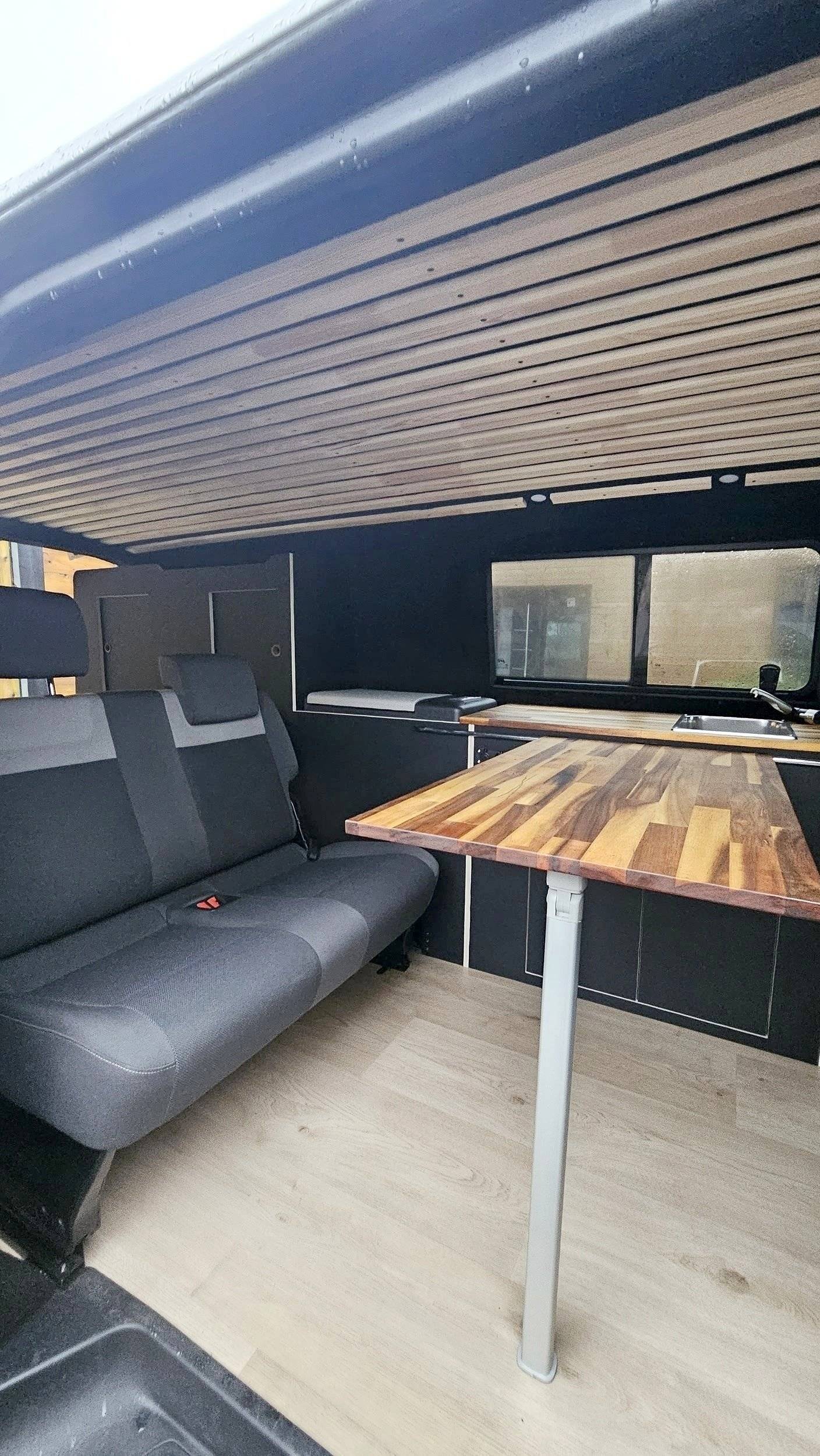 Dining Area Volkswagen T6 2,0 l 102 ch - Yescapa