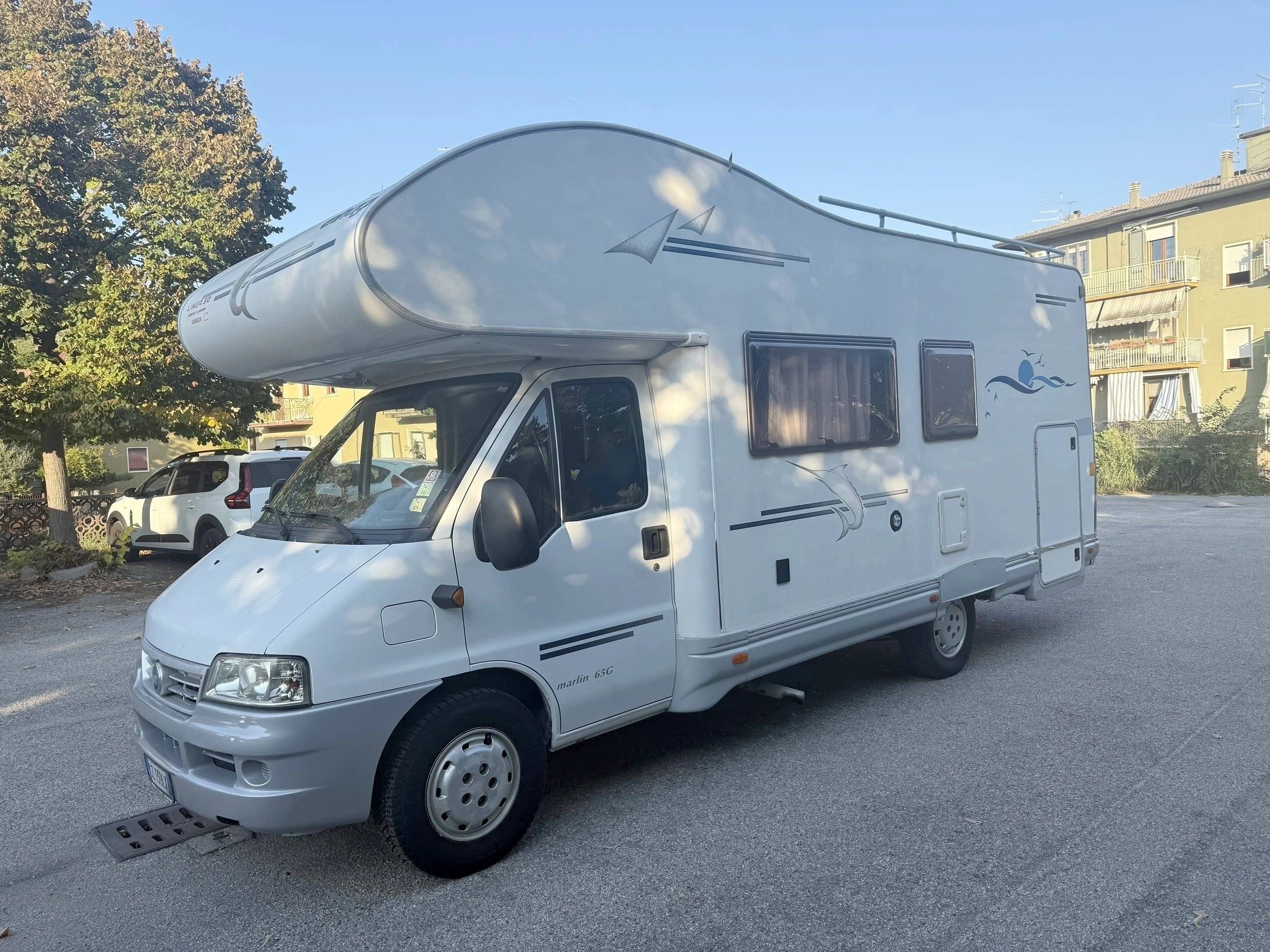 Front view from 3/4 Fiat Ducato 2.8 JTD - Yescapa
