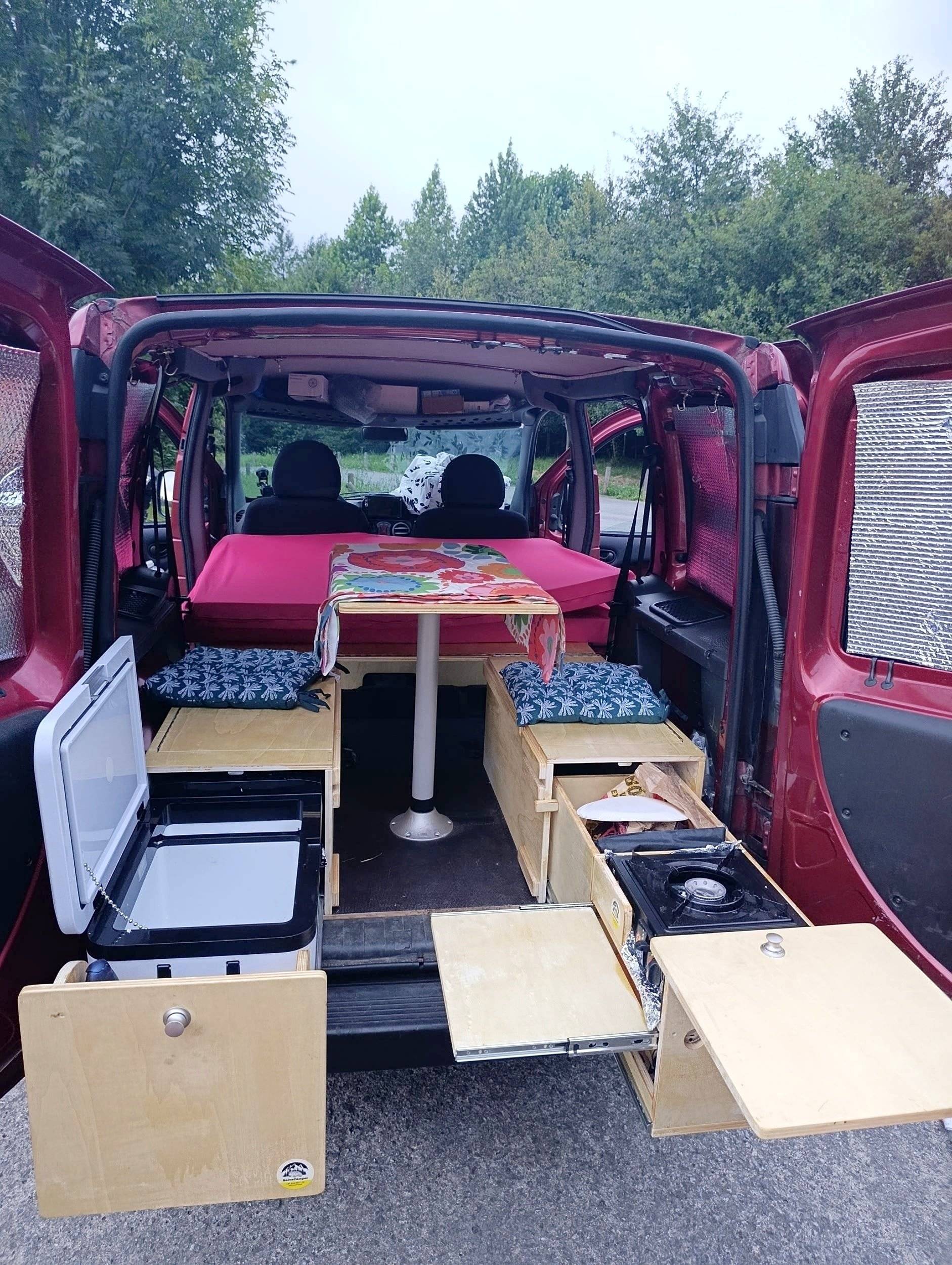 Front view from 3/4 Fiat Fiat Doblo - Yescapa