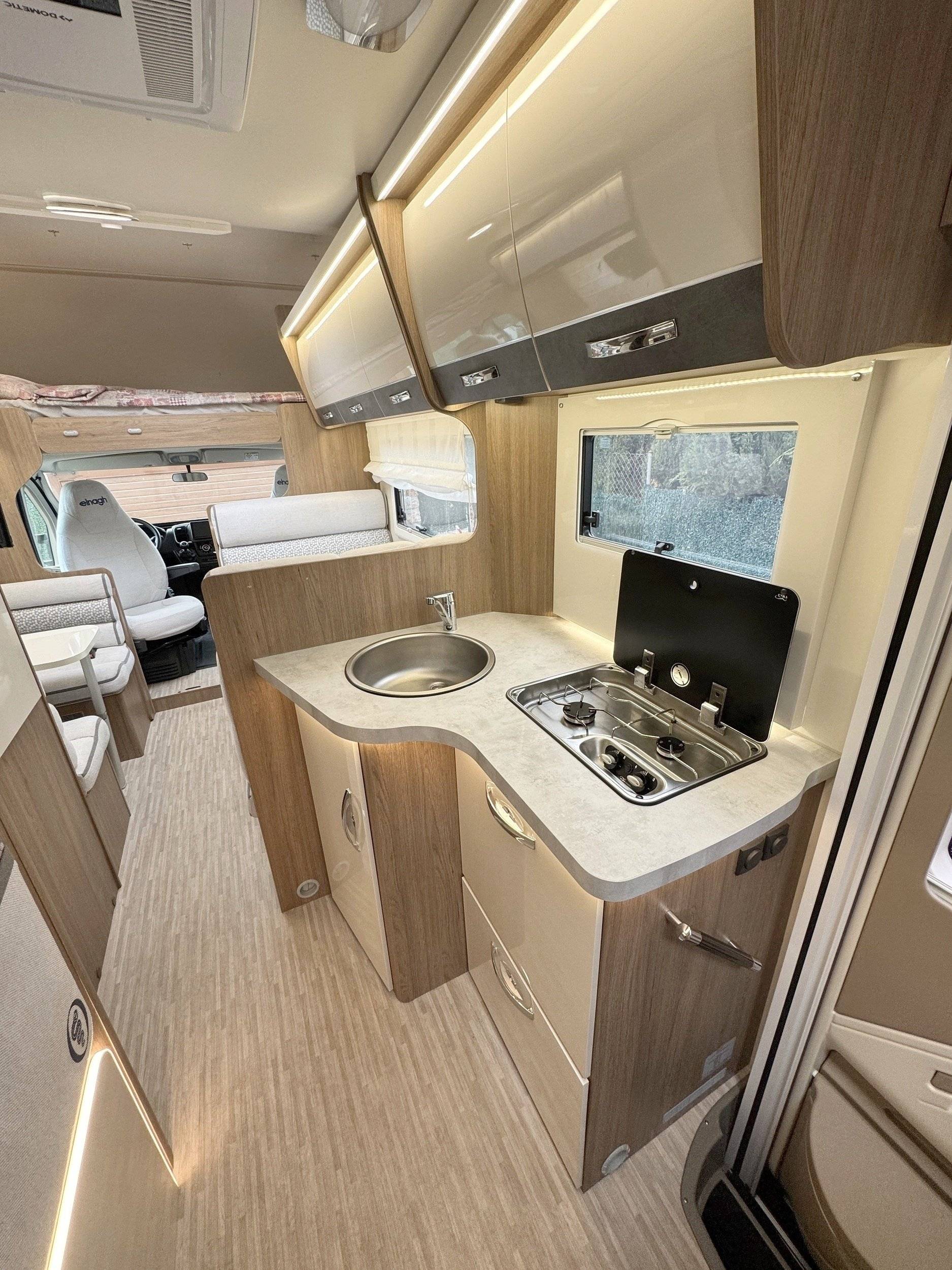 Kitchen Fiat Ducato - Yescapa