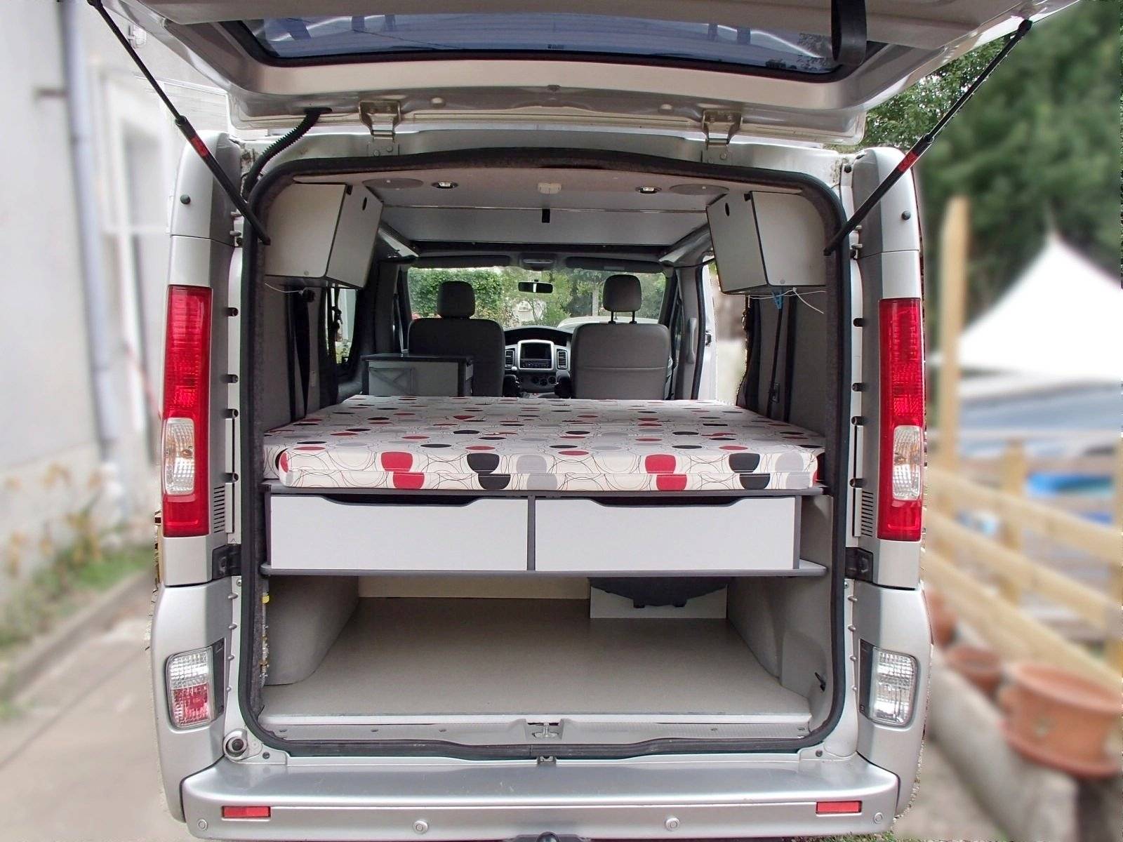 Caraben's Trafic II L2H1 2,5 dci l 145 ch