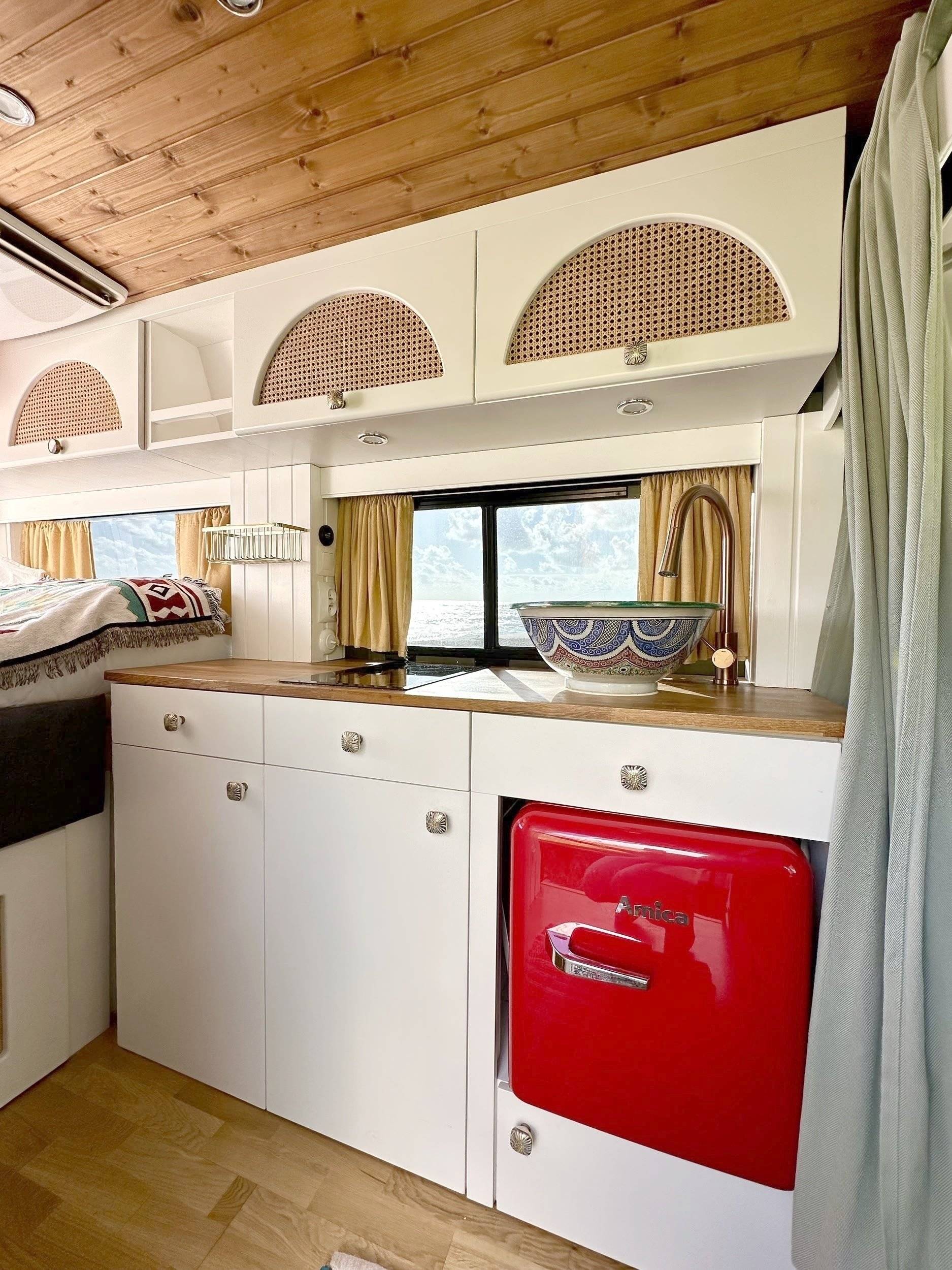 Dining Area Fiat Ducato 2,3 l Multijet 130 ch. - Yescapa