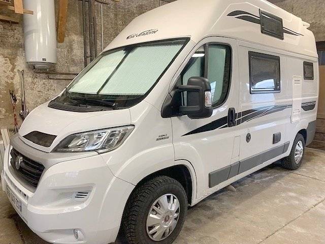 Front view from 3/4 Fiat 2,3 l 130 ch - Yescapa