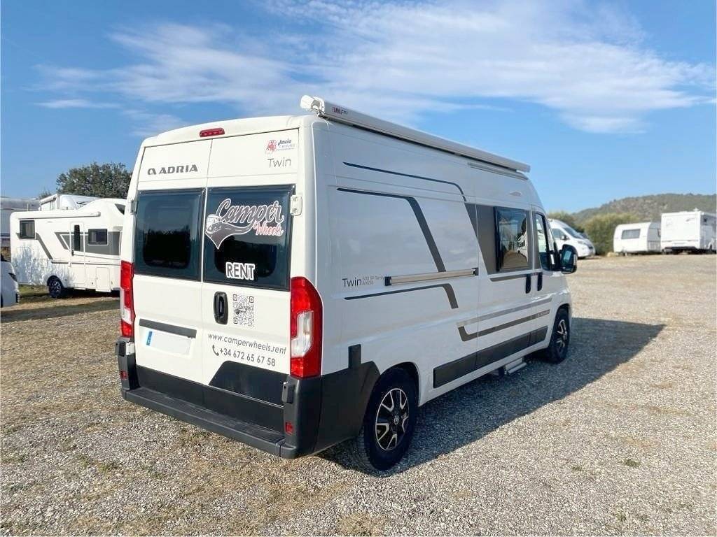 Adria Twin Axess Family 600SP