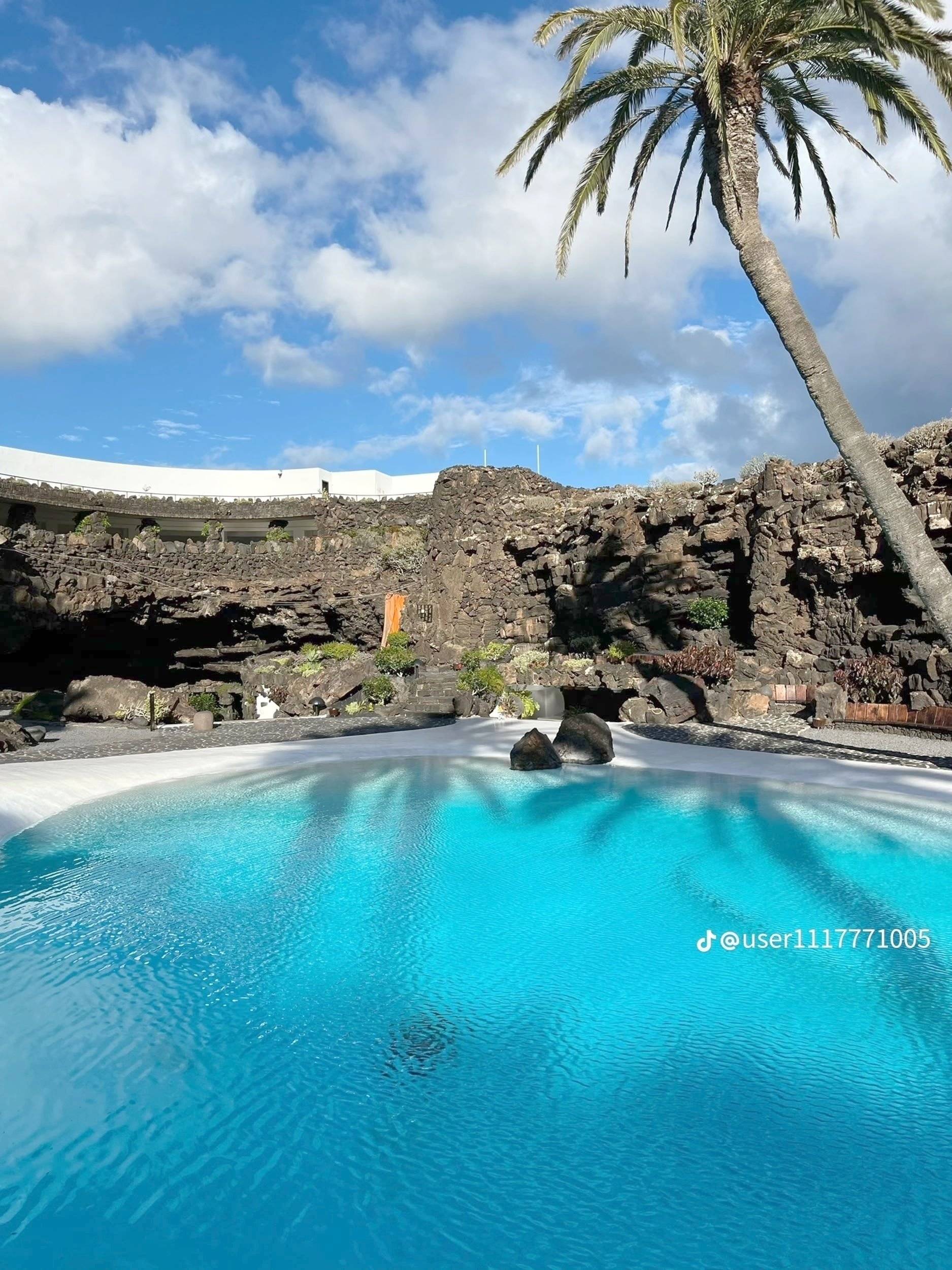 Alpes Camping-Car Vivaro 1,9 CDTI 100ch