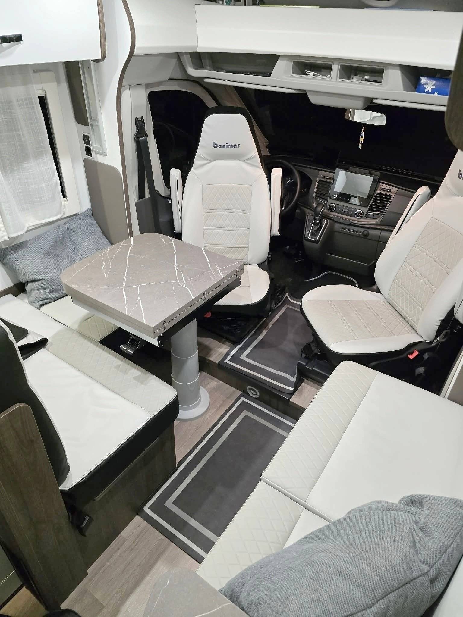 Dinette Ford 170cv automatique - Yescapa