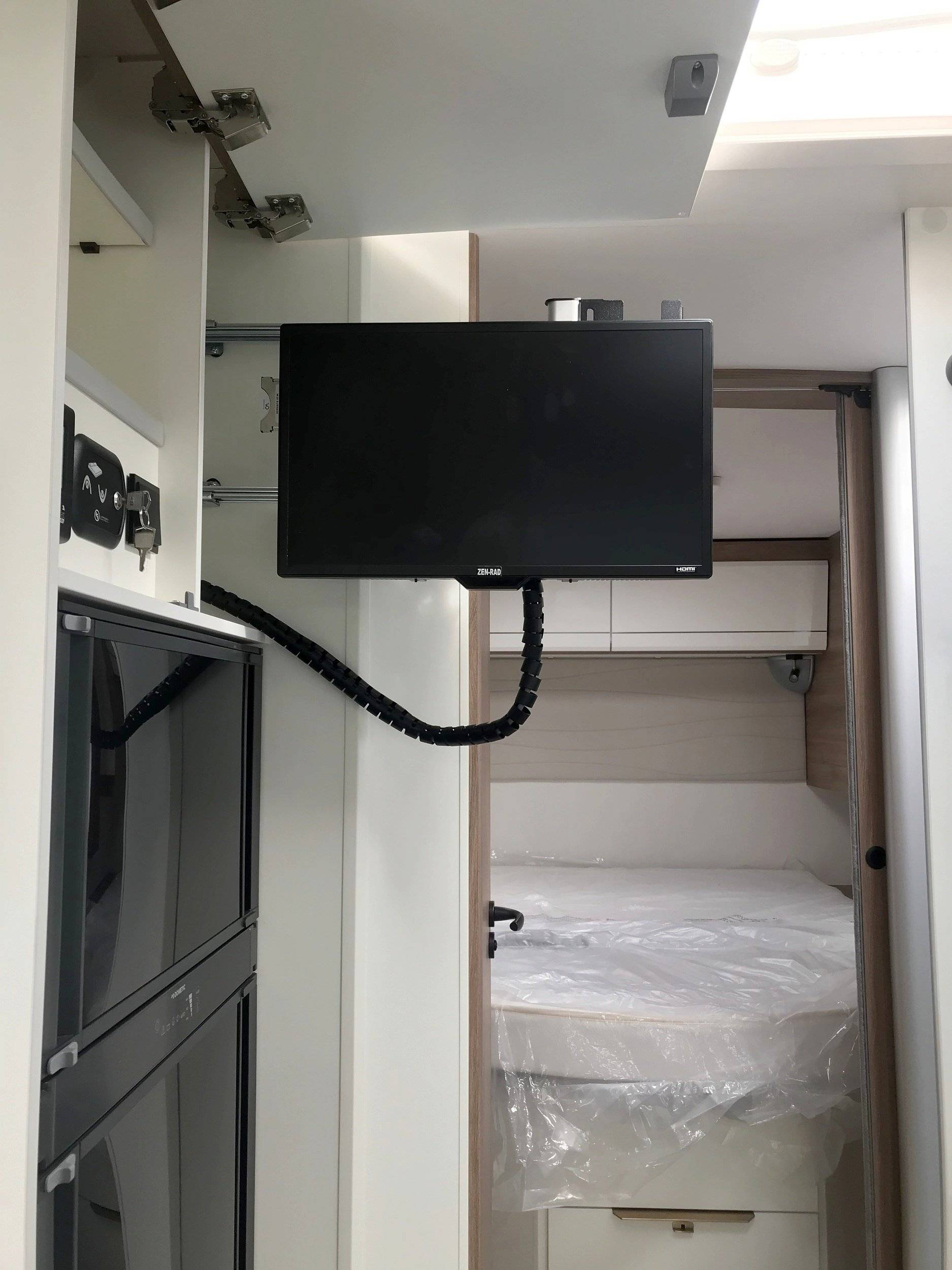 Pilote P746 ESSENTIEL