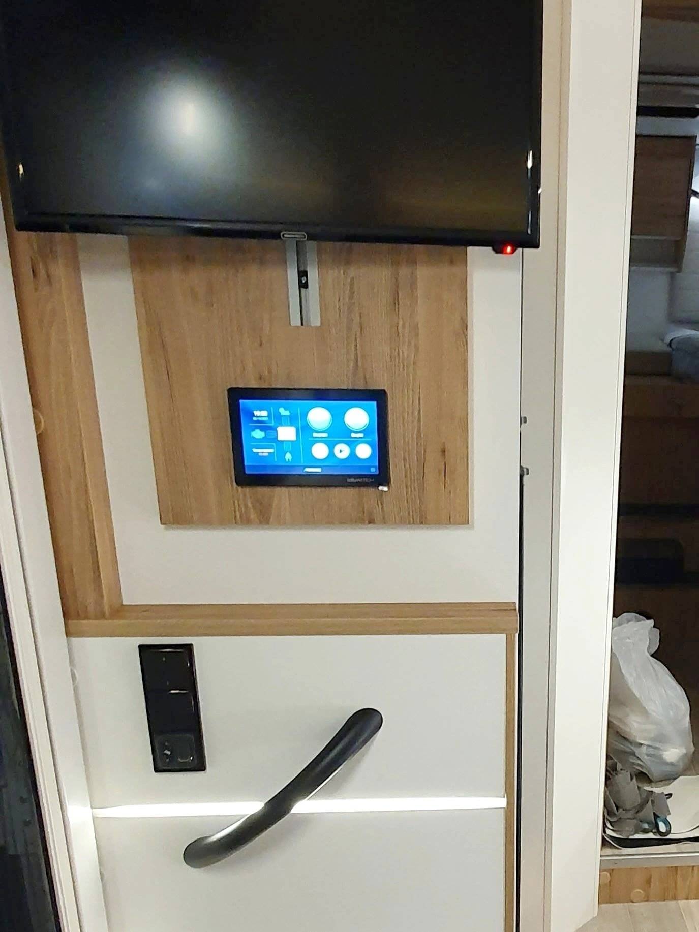 Bavaria I740 Gj Style