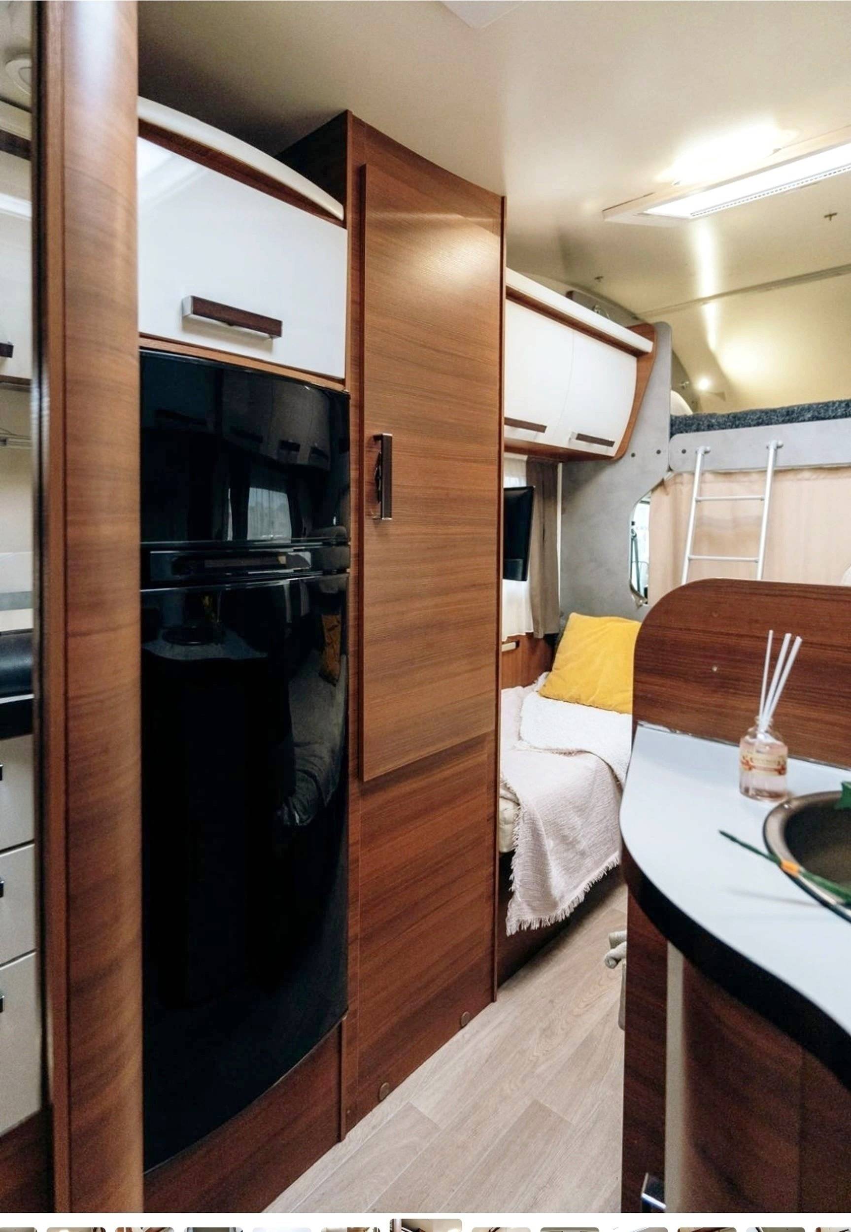 Elnagh Elnagh  Baron 22 BCN