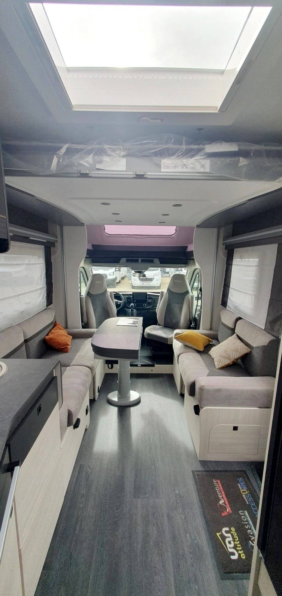 Challenger 380 GRAPHITE