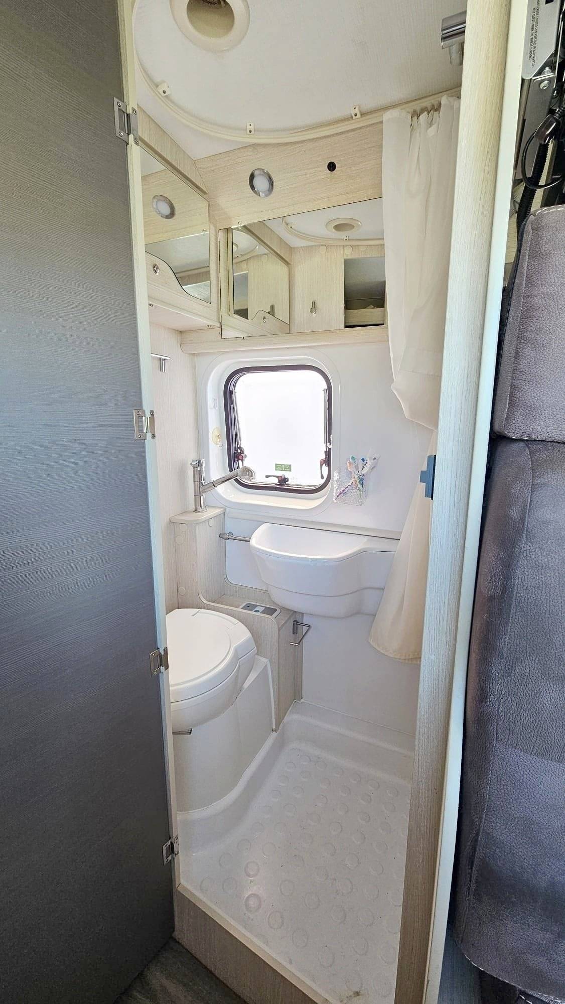 Challenger Challenger V114