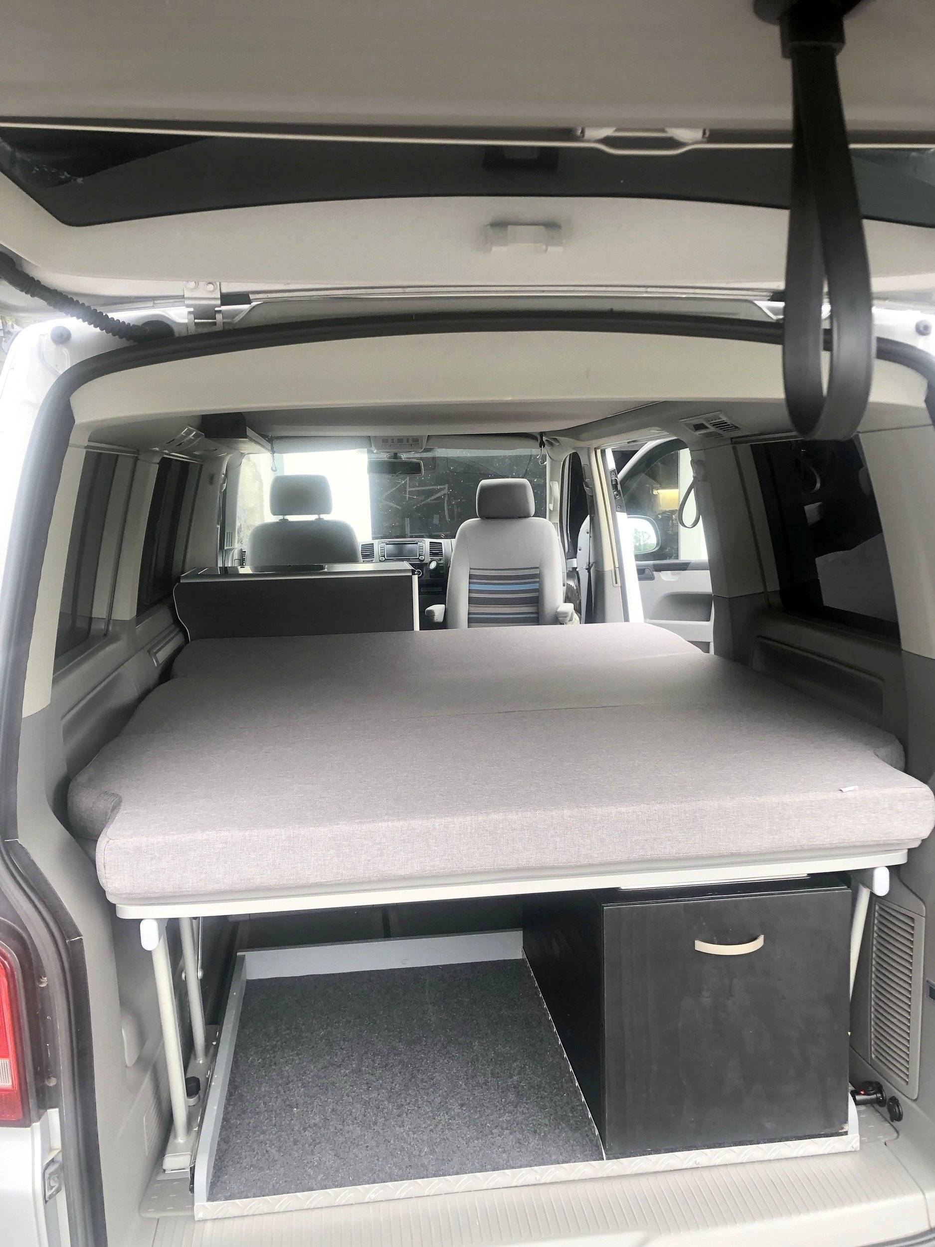 Kitchen Volkswagen California - Yescapa