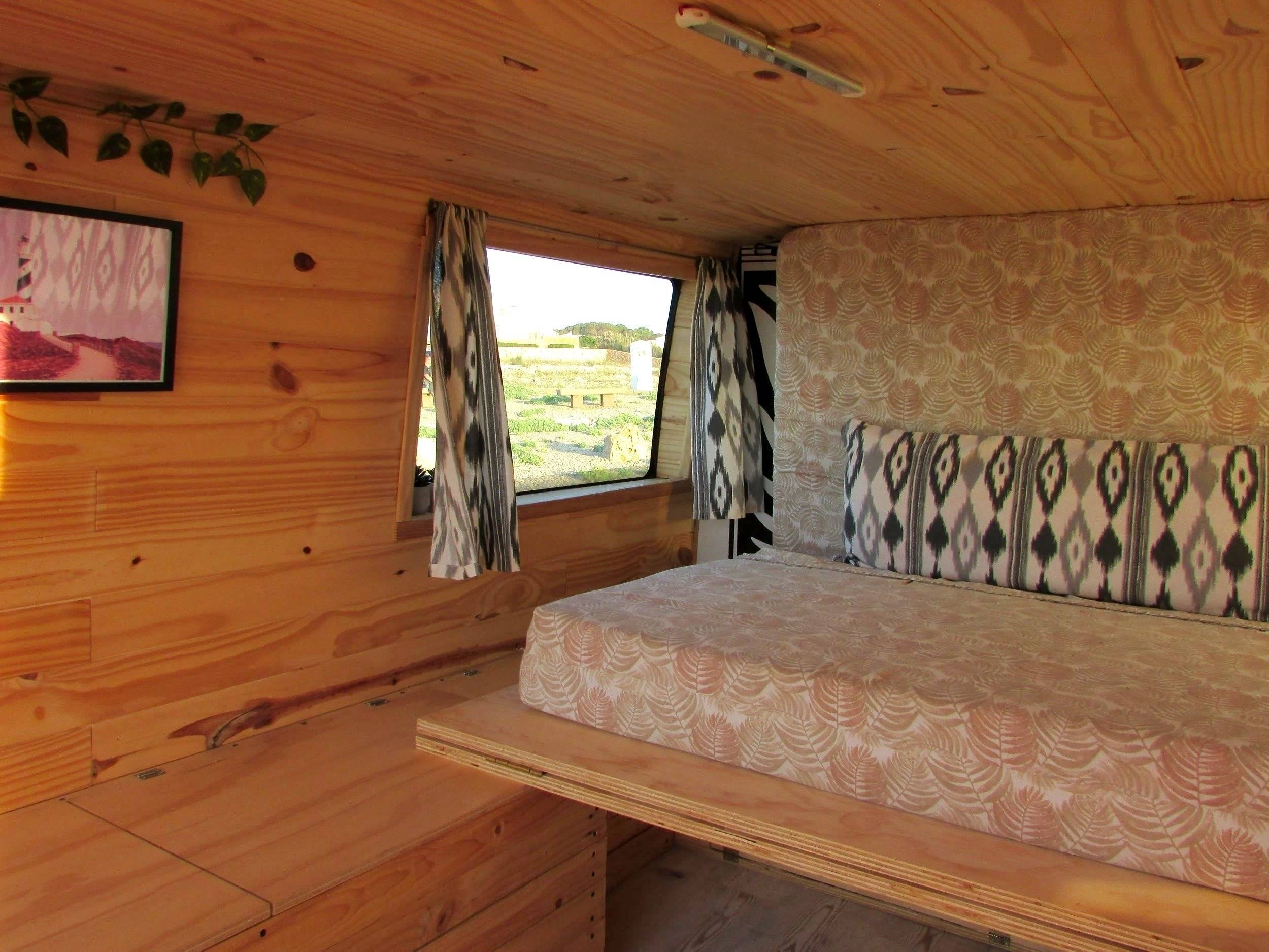 Camper Track FORD TRANSIT D3F-SRW/260 KOMBI 6 MAN
