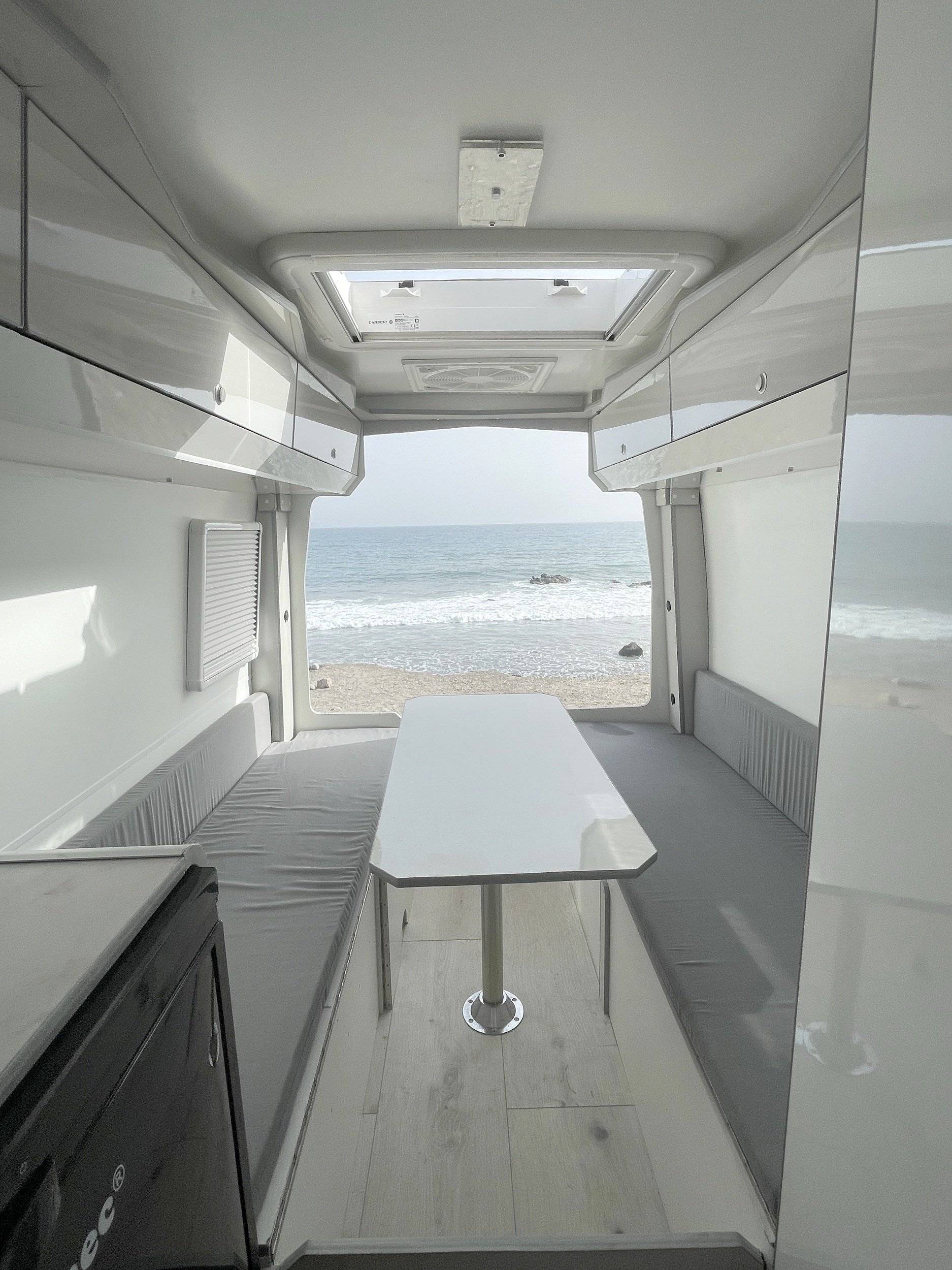 Coin repas Renault Master 2,3 l 165 ch - Yescapa