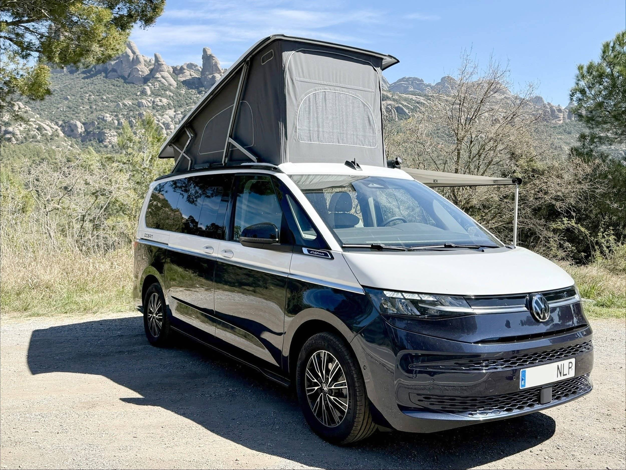 schräge Vorderansicht Volkswagen California Ocean T7 - Yescapa