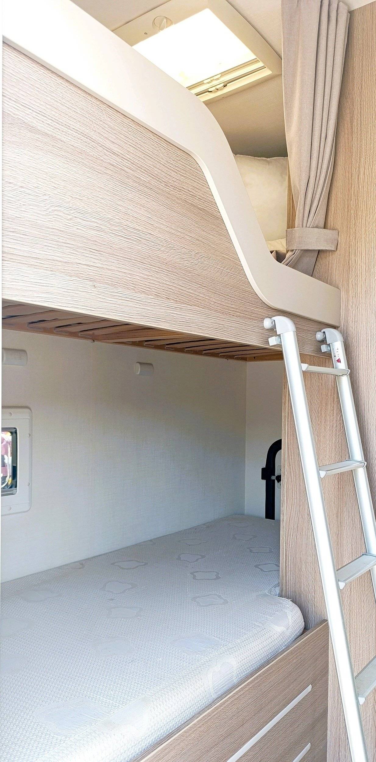 Challenger Challenger C256 VIP