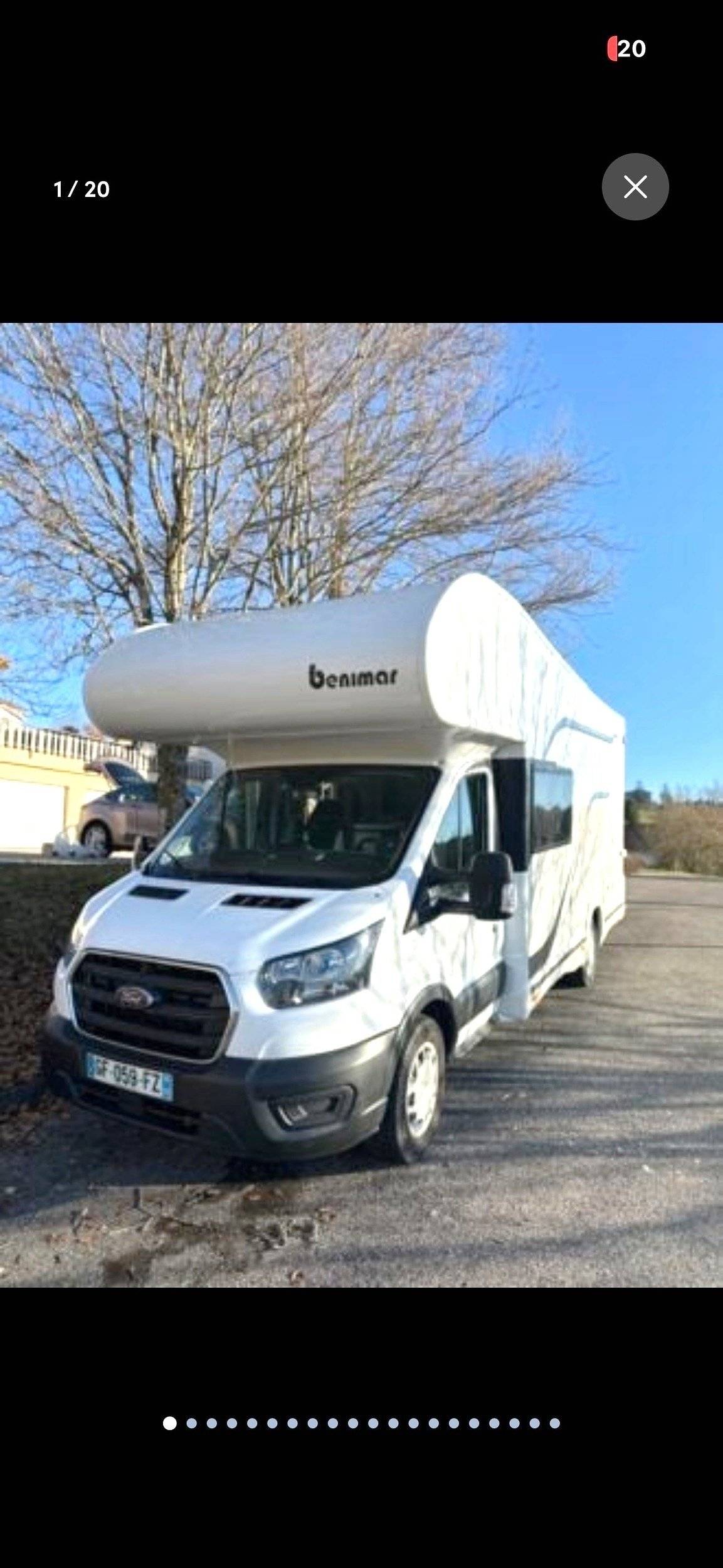 schräge Vorderansicht Ford - Yescapa