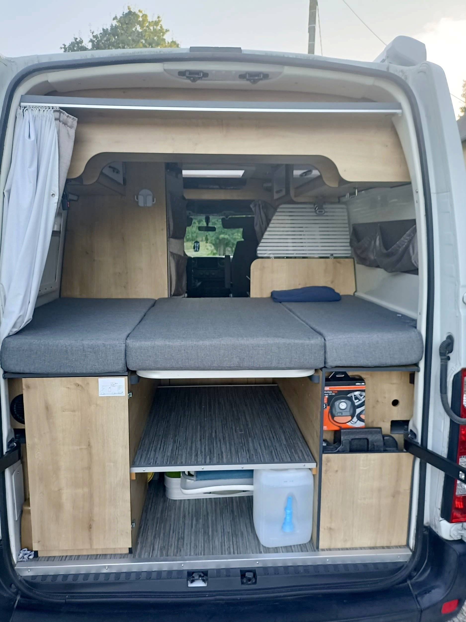 Schlafplätze Renault Master 2,3 l 125 ch - Yescapa
