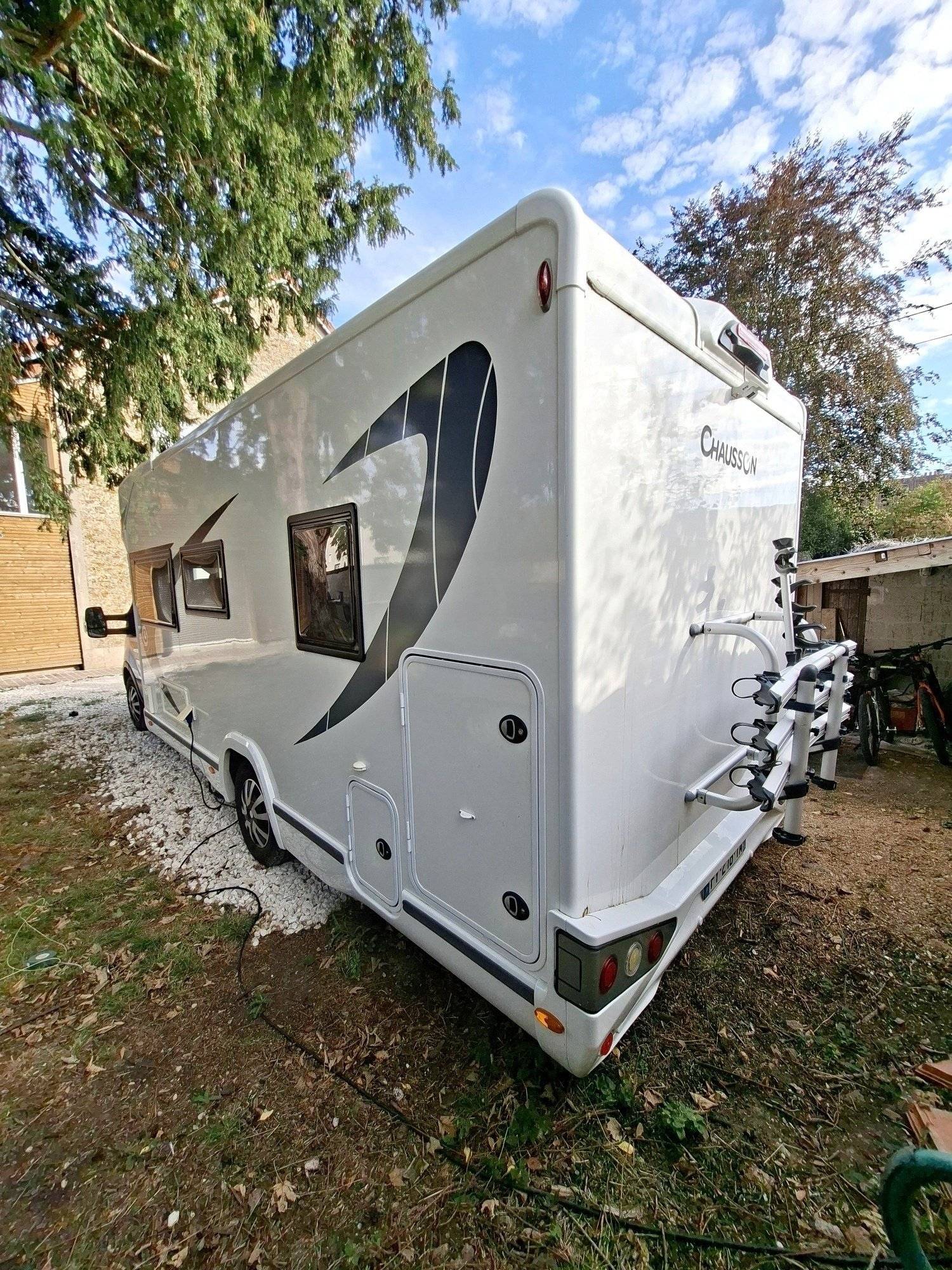 Dining Area Ford Transit 2,0 l 170 ch - Yescapa