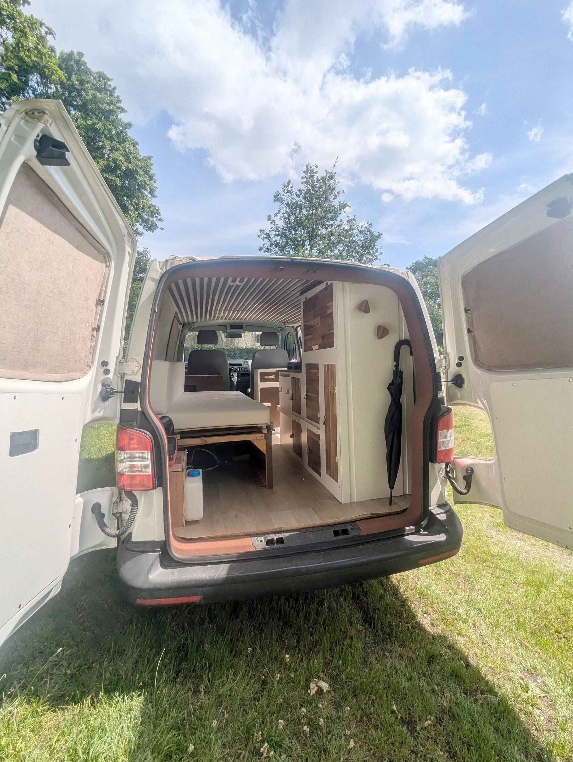Volkswagen T5 2 l 84 ch