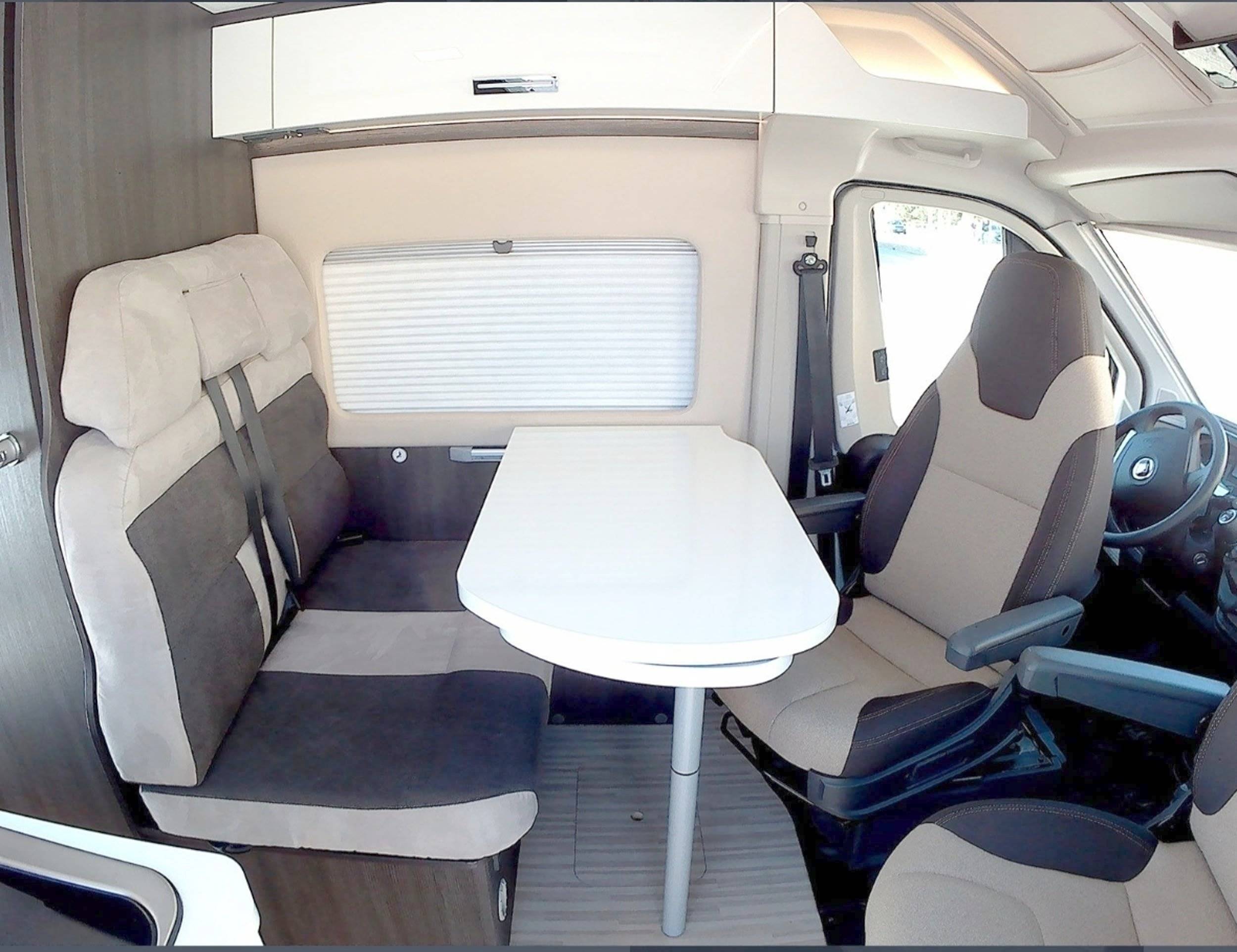 Eethoek Fiat Ducato 2,3 l 130 ch. - Yescapa