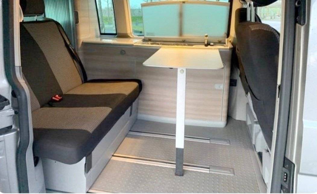 Coin repas Volkswagen T5 2,0 l 180 ch - Yescapa
