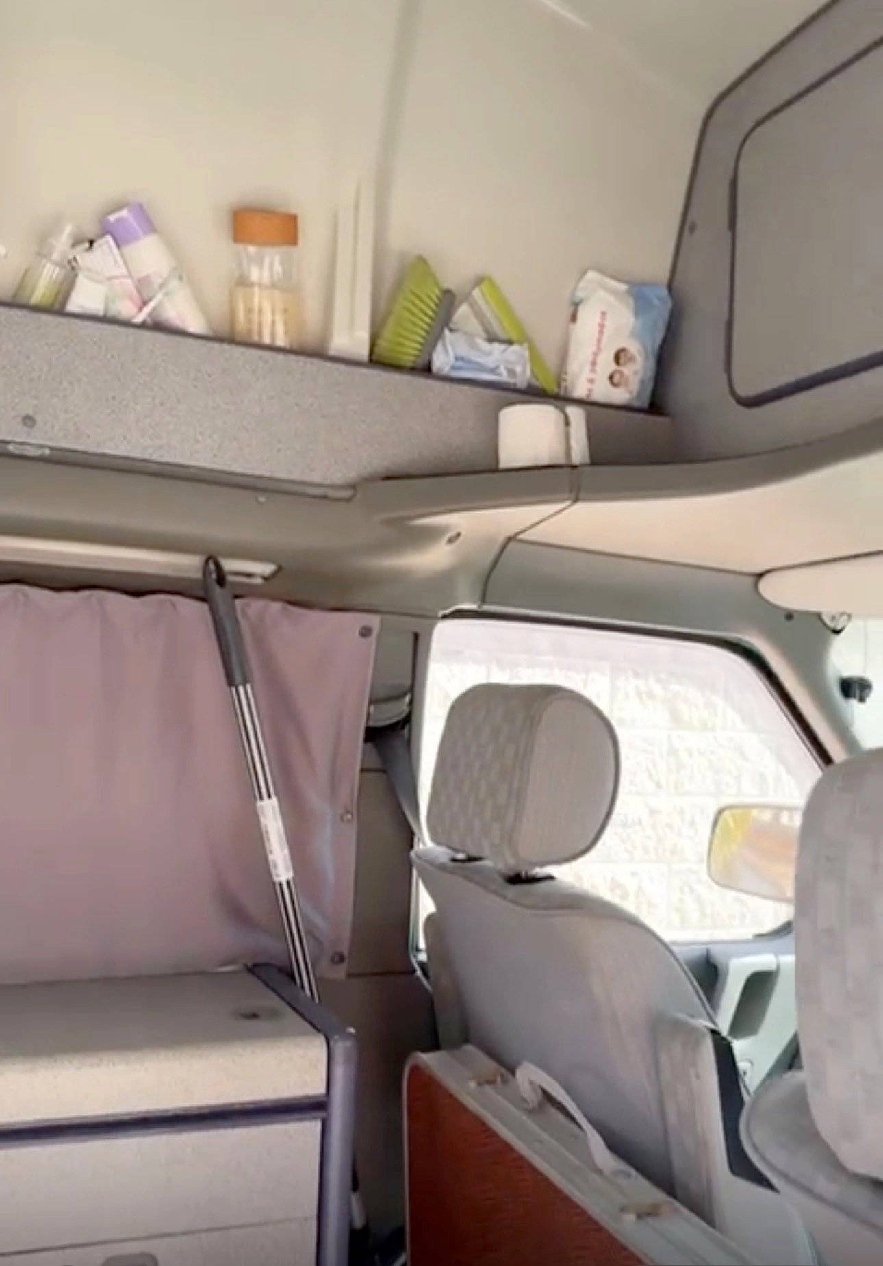 Angolo cucina Volkswagen California - Yescapa