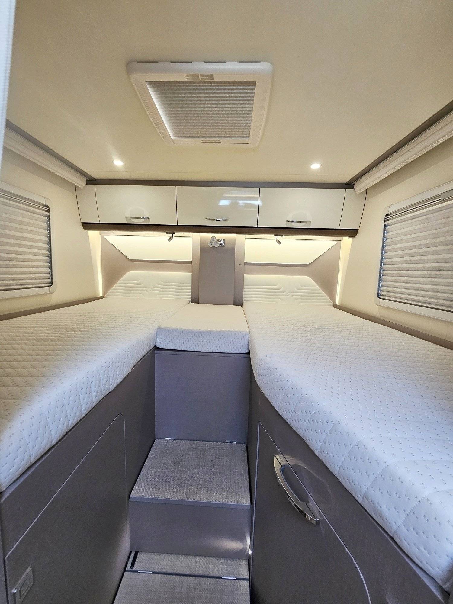 Couchages Fiat Fiat Ducato Multijet 2.3 130CV - Yescapa