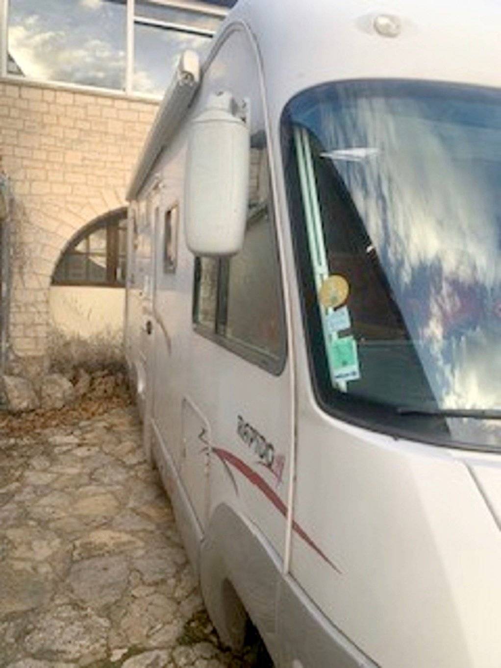 Voorkant 3/4 Mercedes Mercedes Benz Sprinter 316 - Yescapa