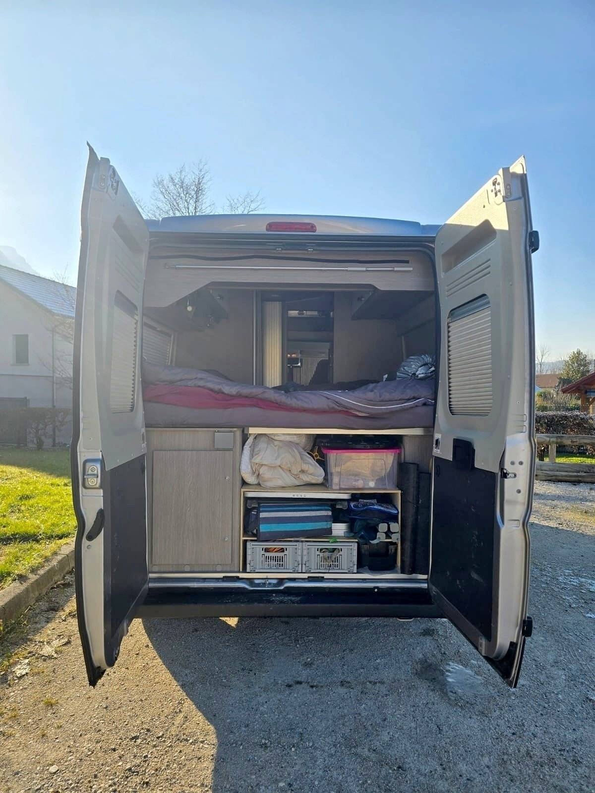 Berth Citroën Jumper 2,2 l 150 ch - Yescapa