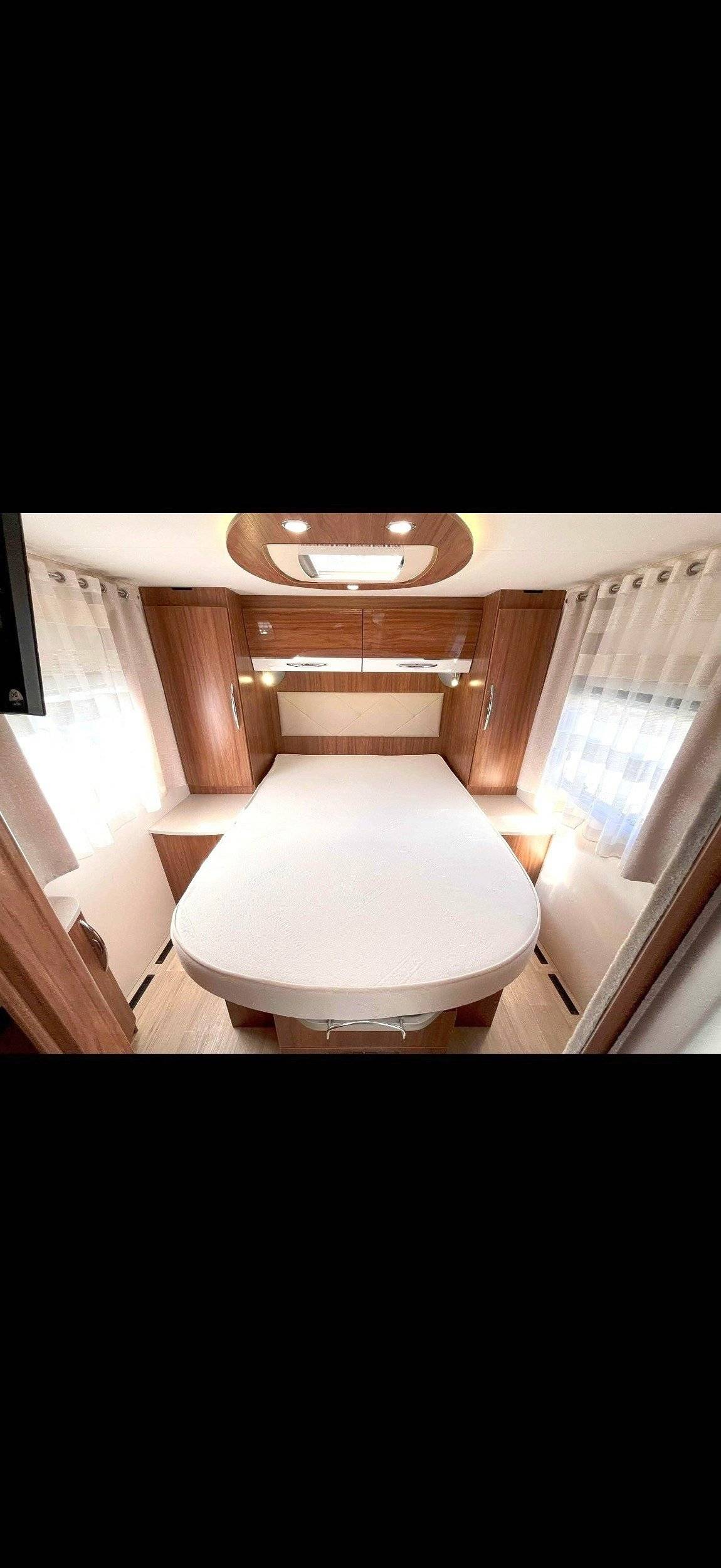 Couchages Fiat Ducato 2,3 l 150 ch - Yescapa