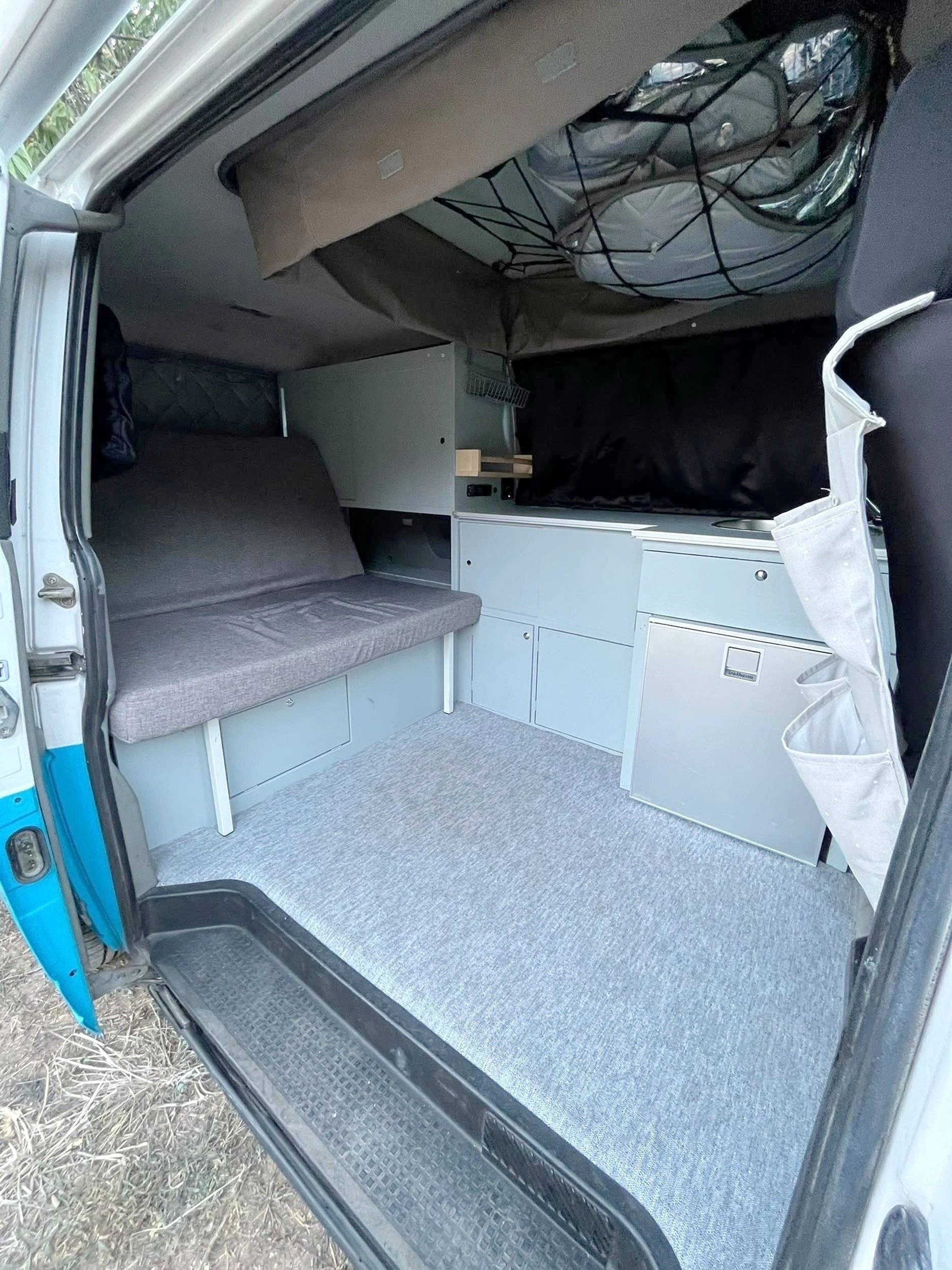 Kitchen Volkswagen T5 Court 2 l 102 ch - Yescapa