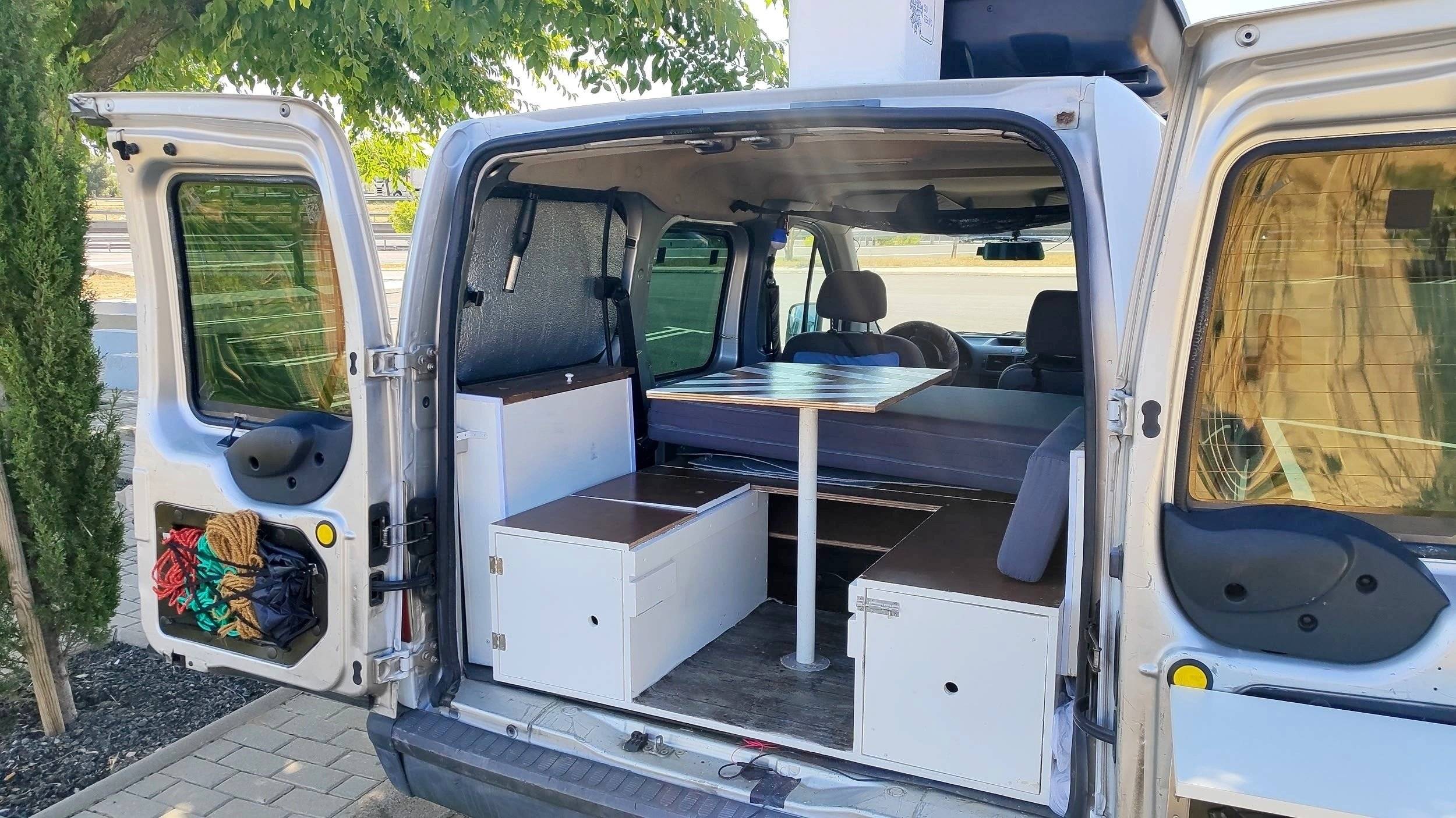 Coin repas Ford Tourneo Connect - Yescapa