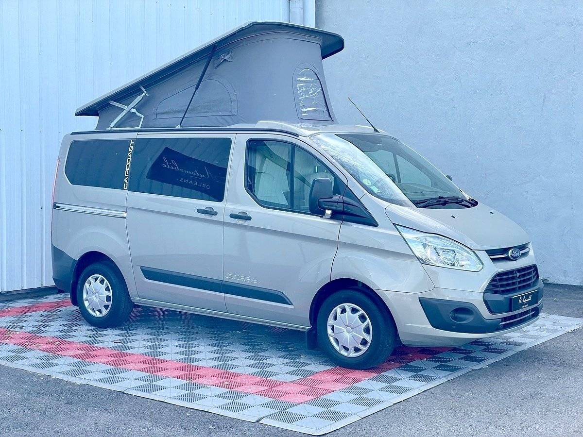 schräge Vorderansicht Ford FORD TRANSIT - Yescapa
