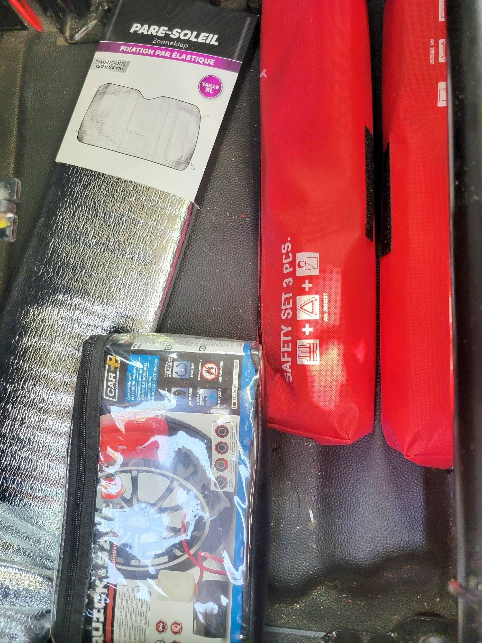 Custo Van Transporter