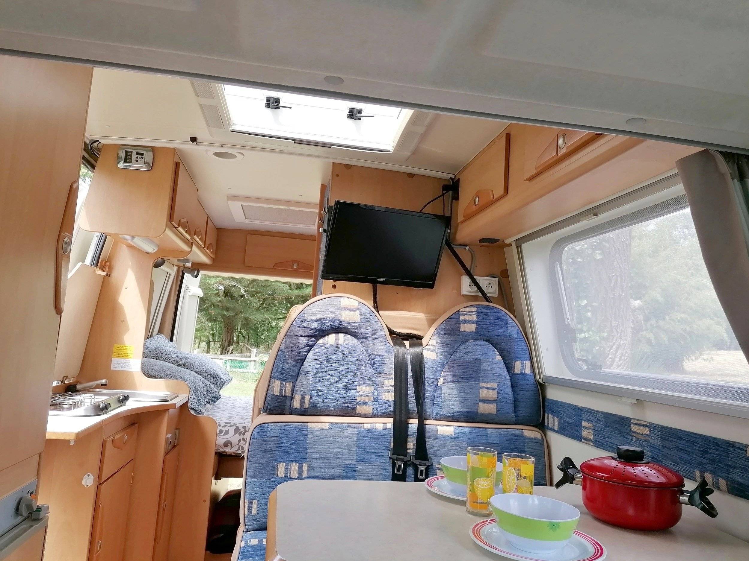 Área de jantar Fiat Fiat ducato - Yescapa