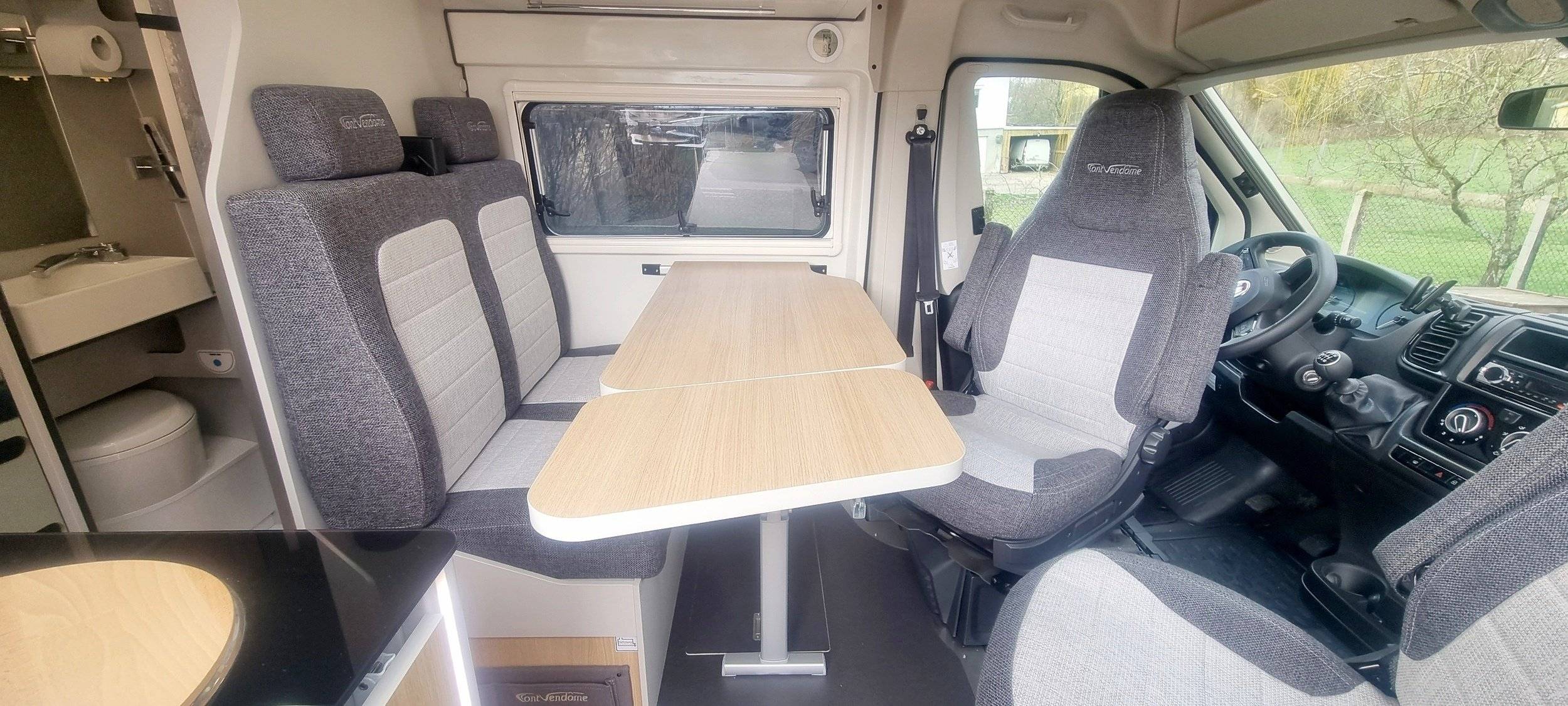 Font Vendôme font vendôme leader camp