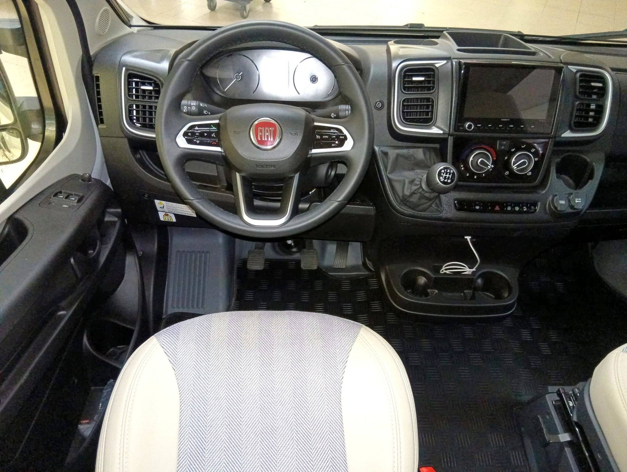 Eethoek Fiat Ducato 140 cv - Yescapa